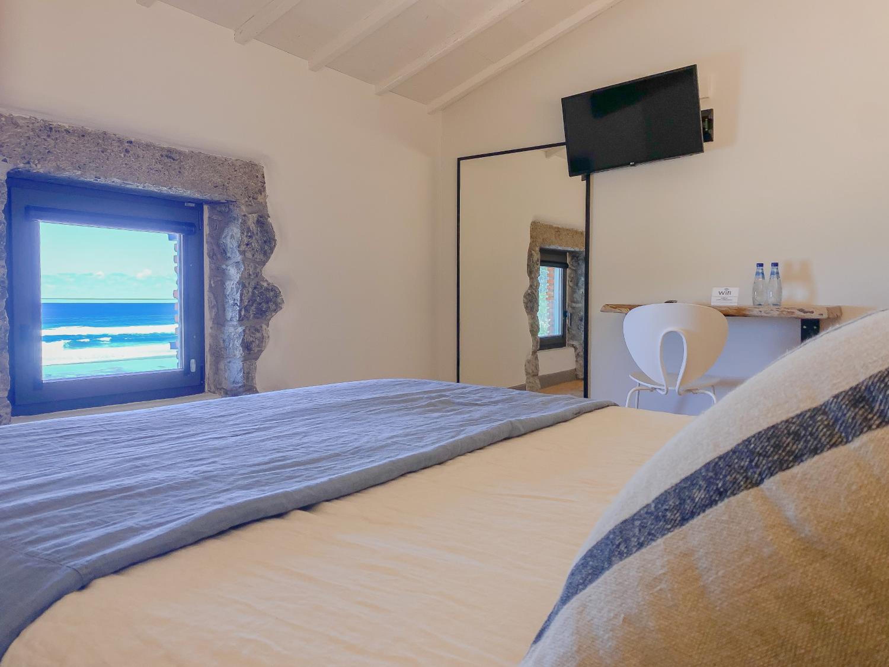 Double Room Deluxe Sea View 2-3 pax photo 3