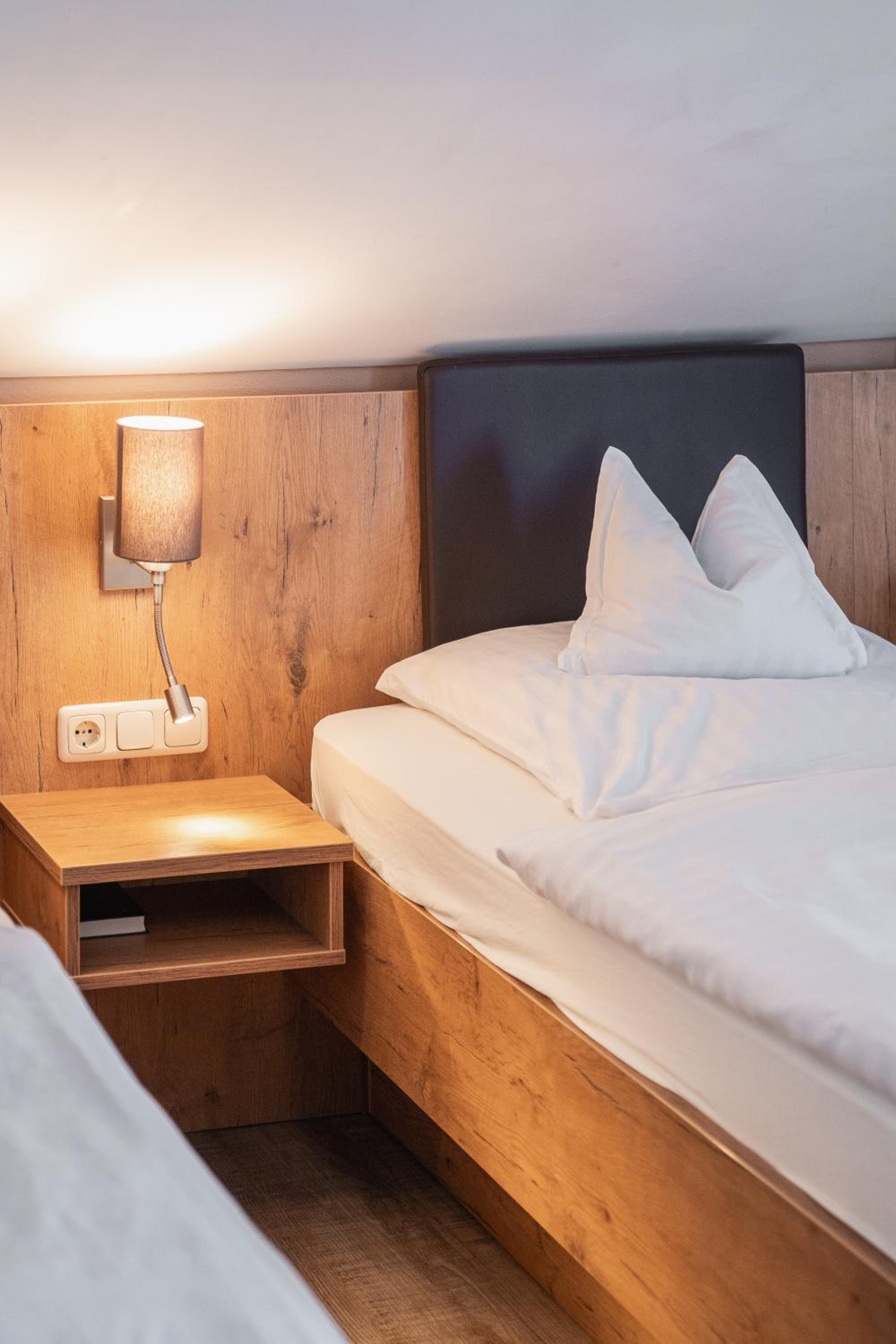 Double Room - Photo 8