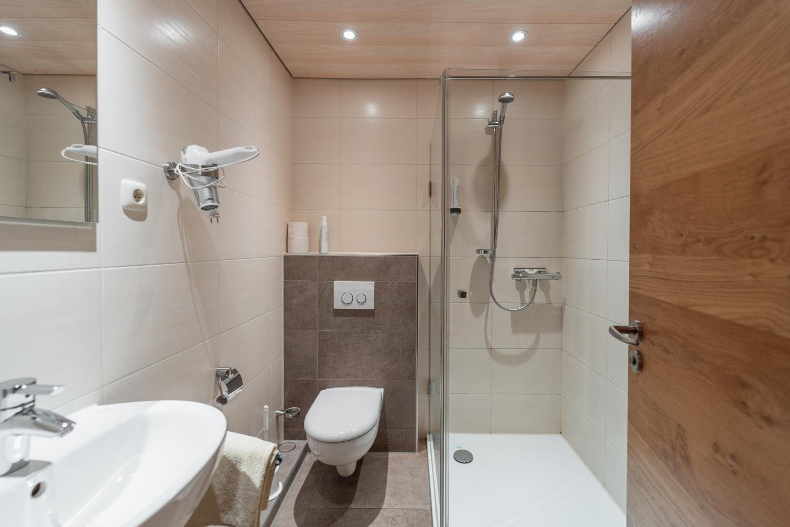 Double Room - Photo 6