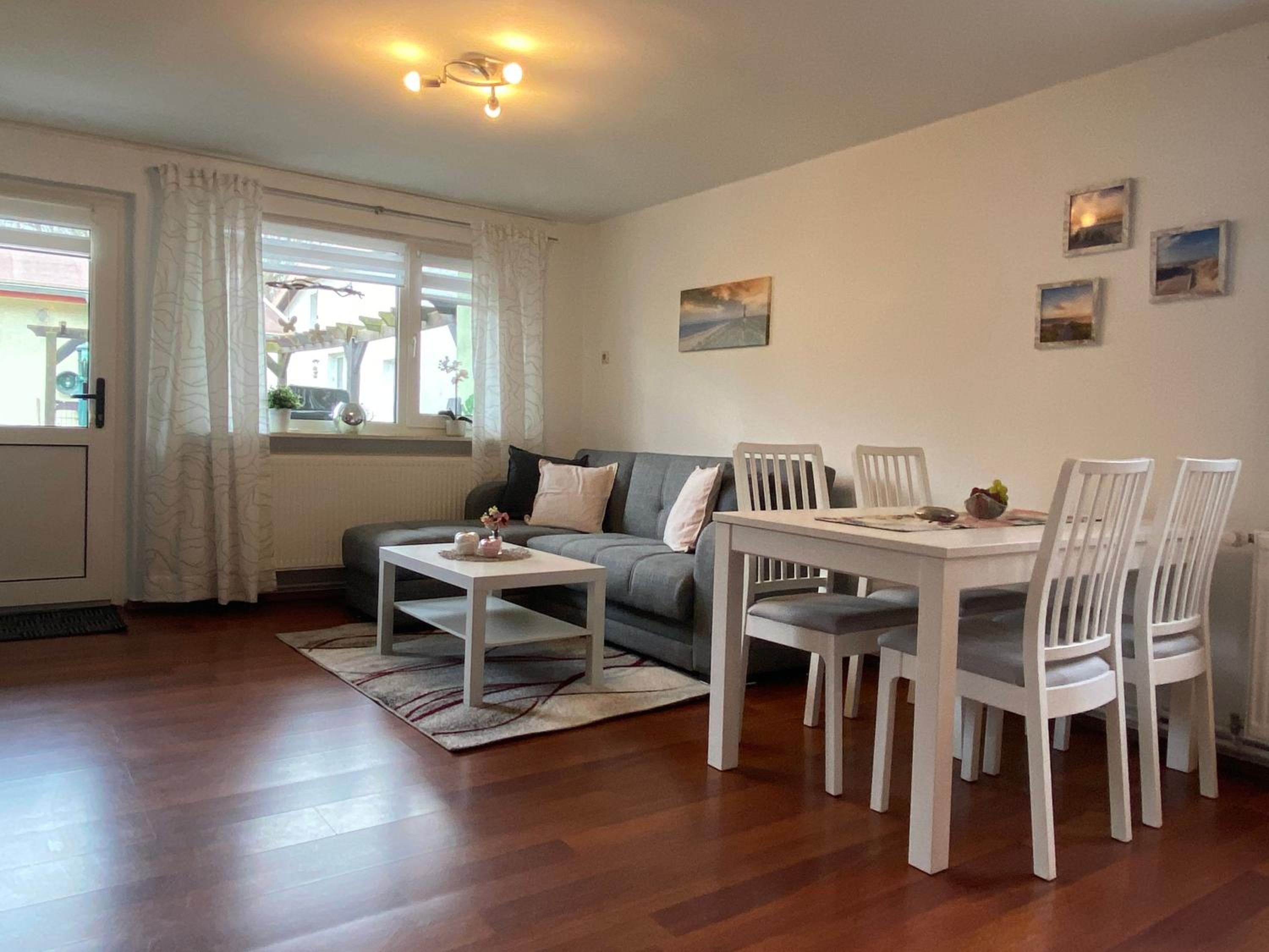 One-Bedroom House photo 1