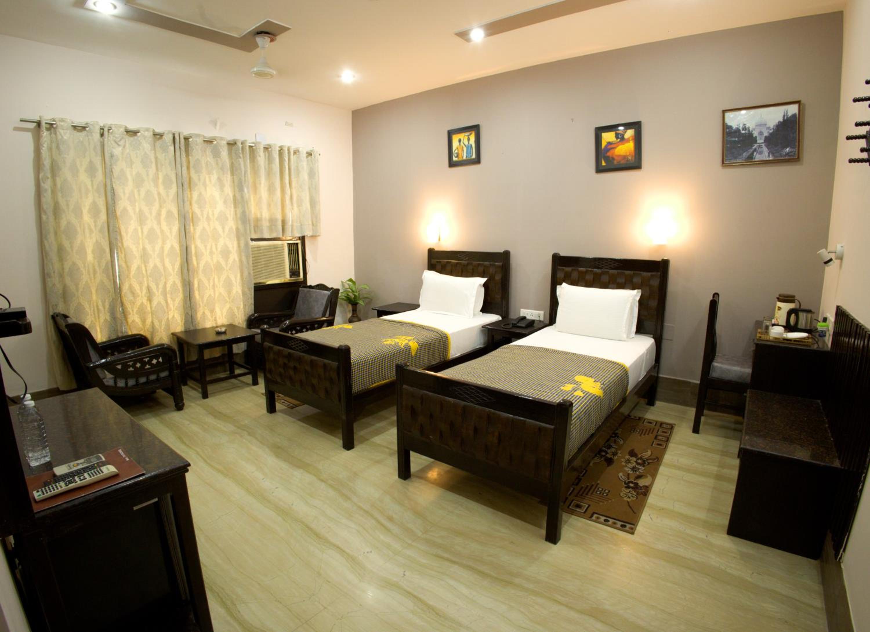 Deluxe Twin Room with Balcony (Early check-in and late check-out, subject to availability)