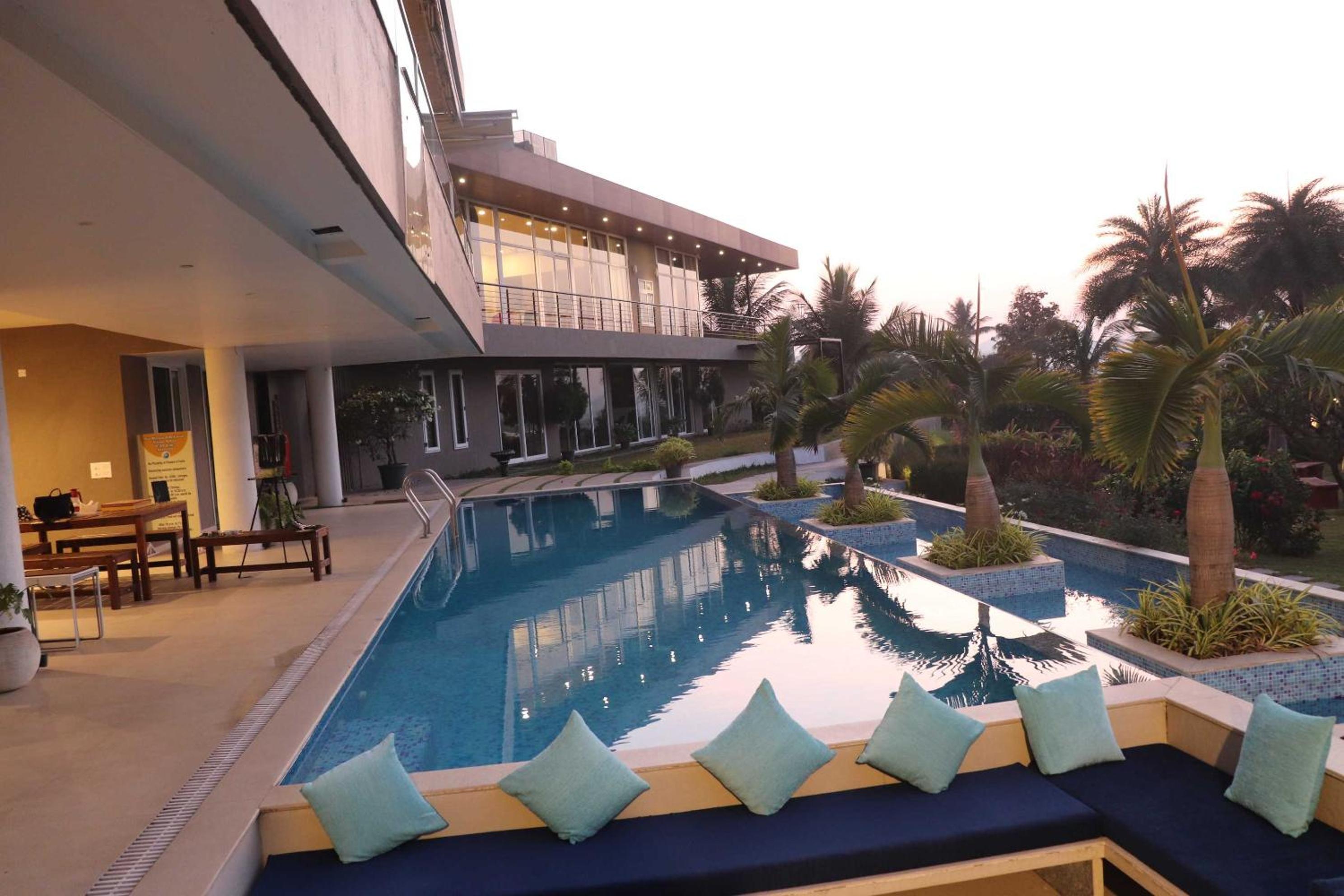 Villa photo 2