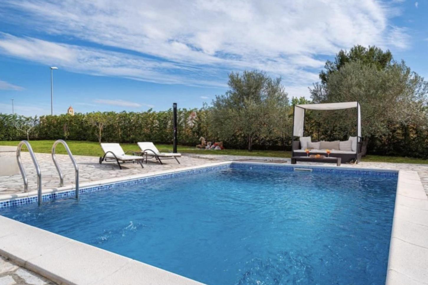 Four-Bedroom Villa photo 3