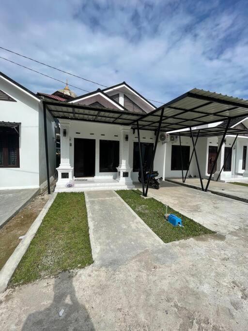 Two-Bedroom House photo 2
