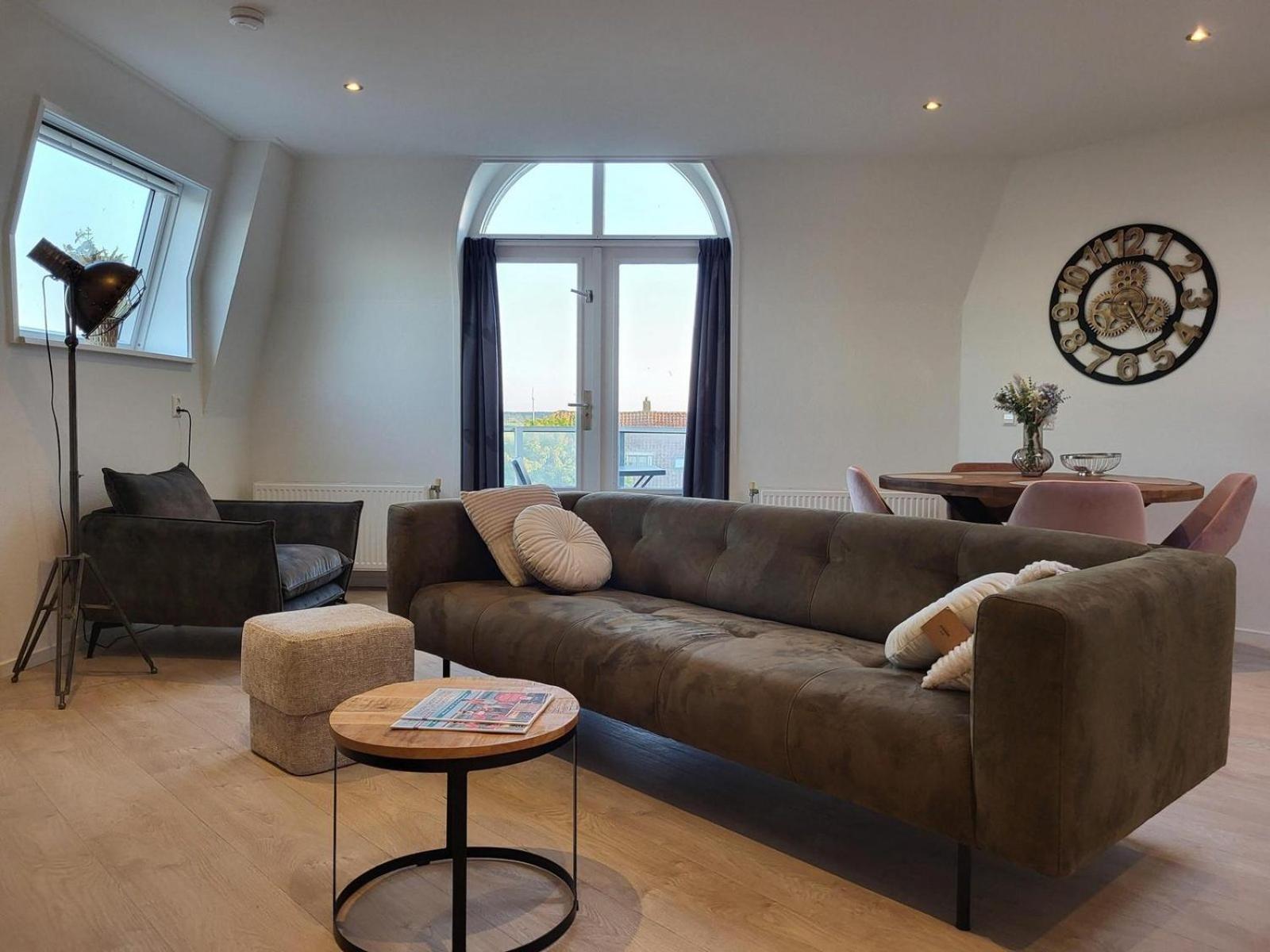 Two-Bedroom Apartment with Balcony photo 1