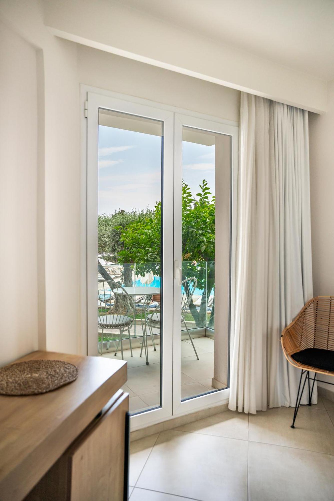 Comfort Room with Pool View
