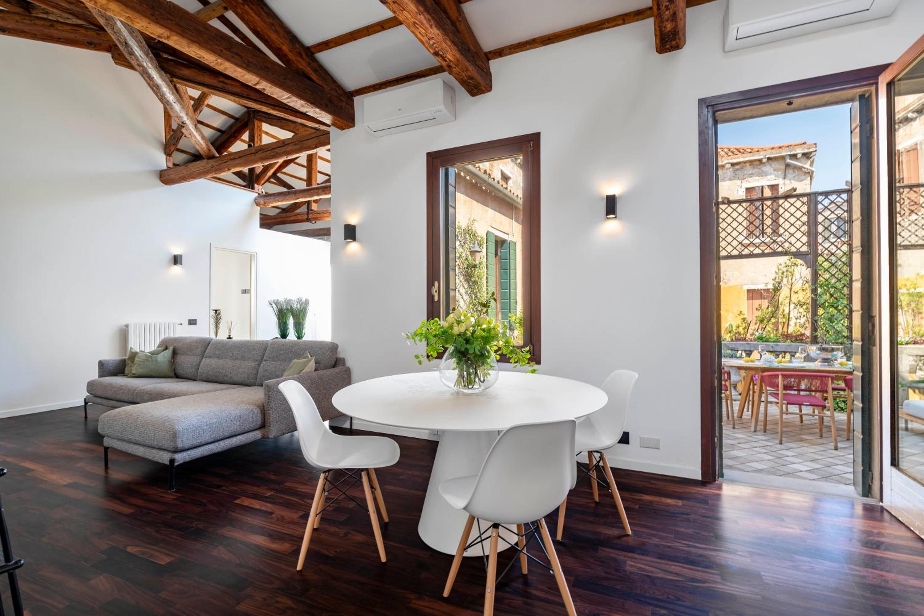 Two-Bedroom Standard Apartment with Terrace photo 2