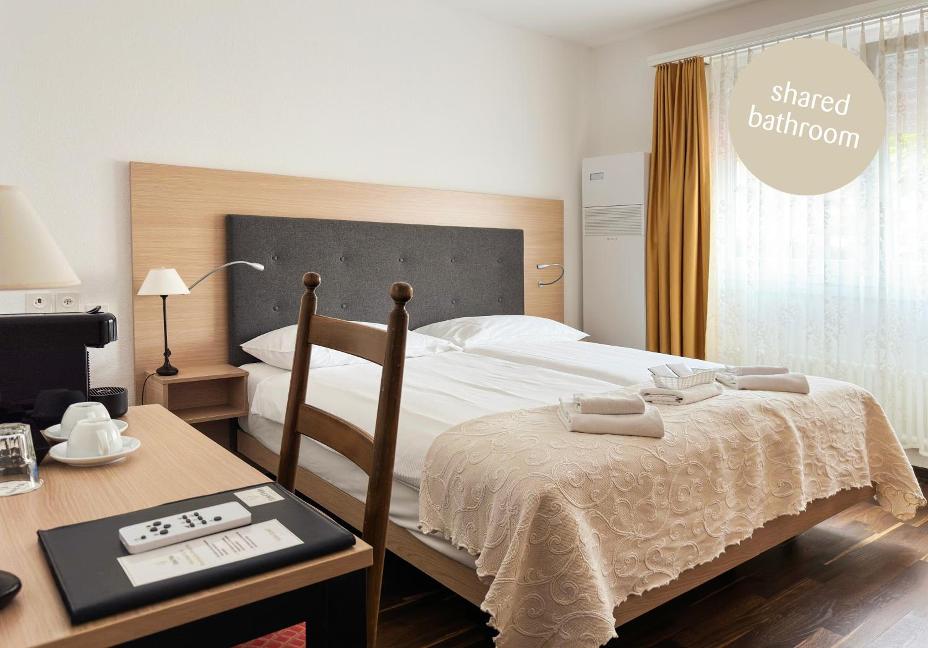 Superior Double or Twin Room with Garden View thumbnail 5