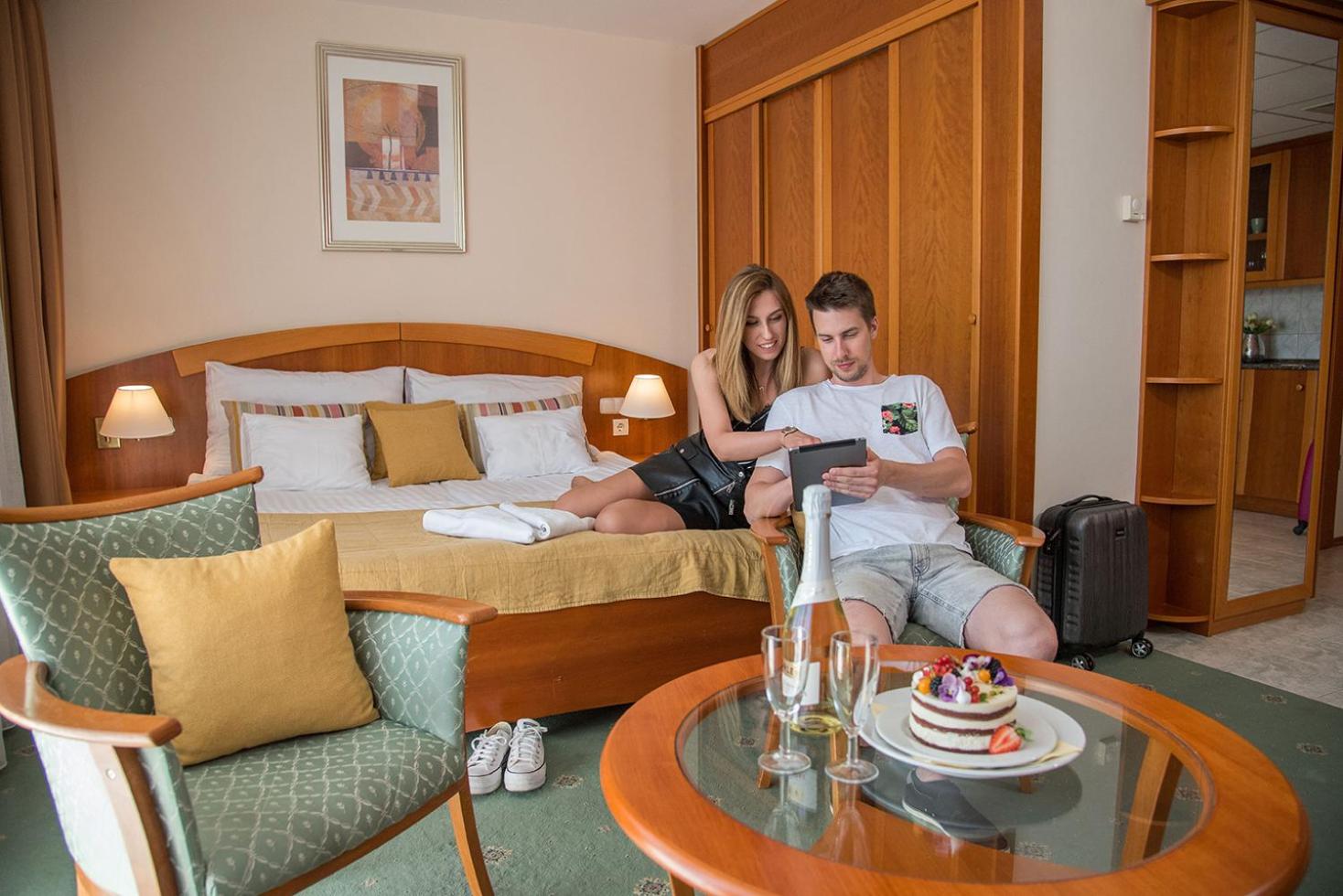 Double Room - Photo 4