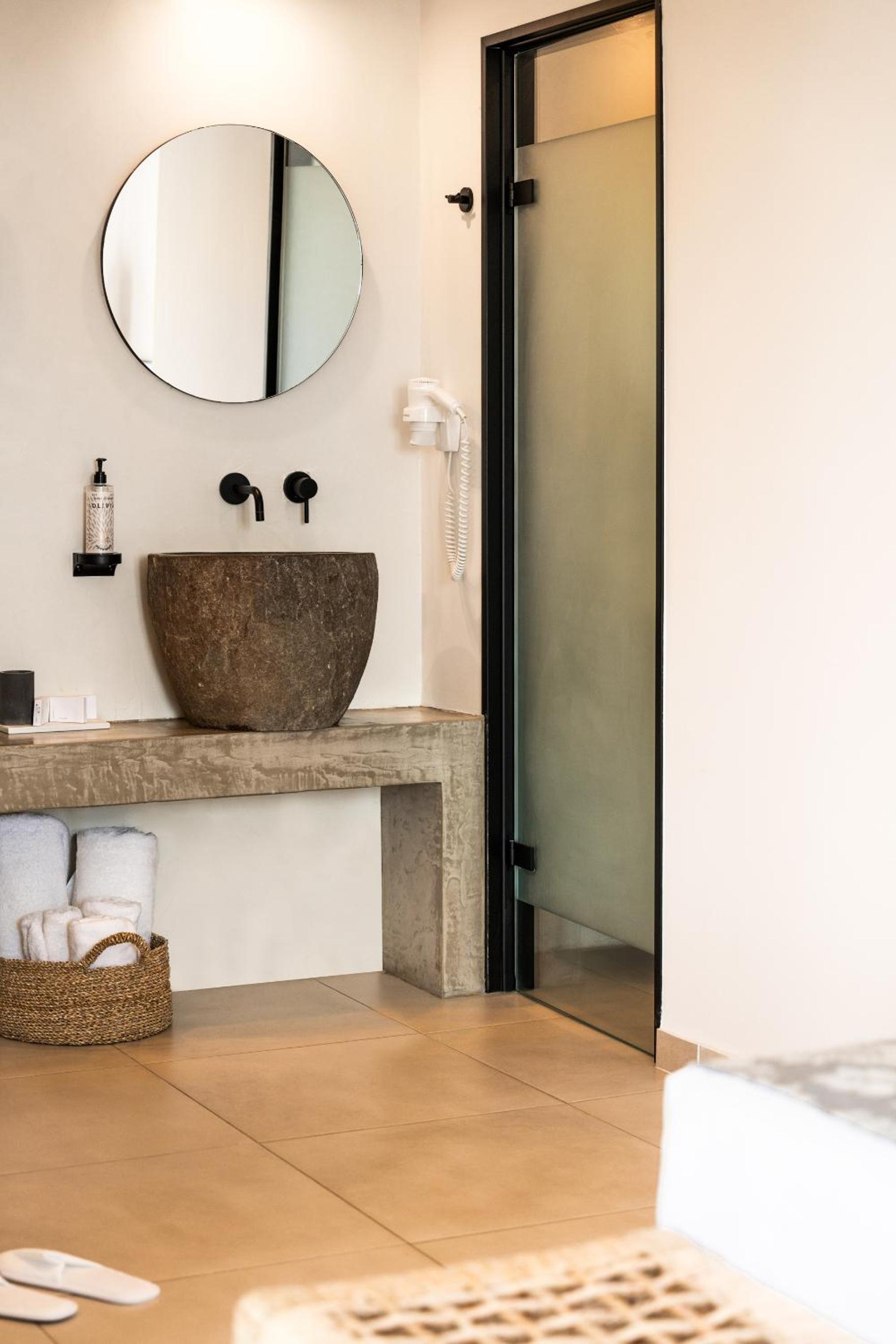 Junior Suite with Sea View thumbnail 6