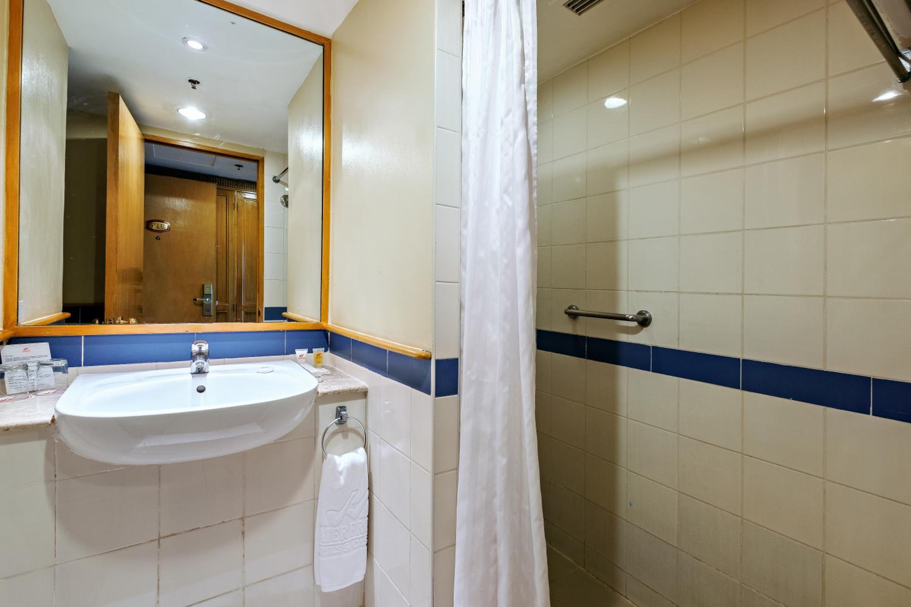 Standard Room - Photo 9