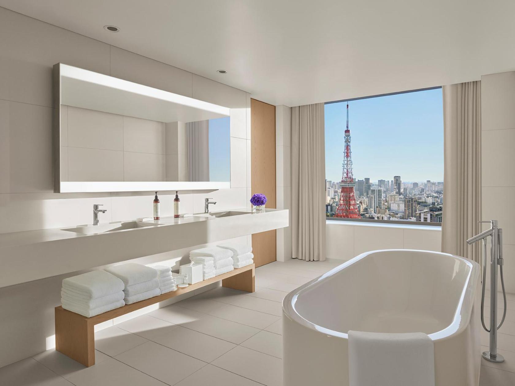 Tower Suite, 1 Bedroom Larger Suite, 1 King, City view