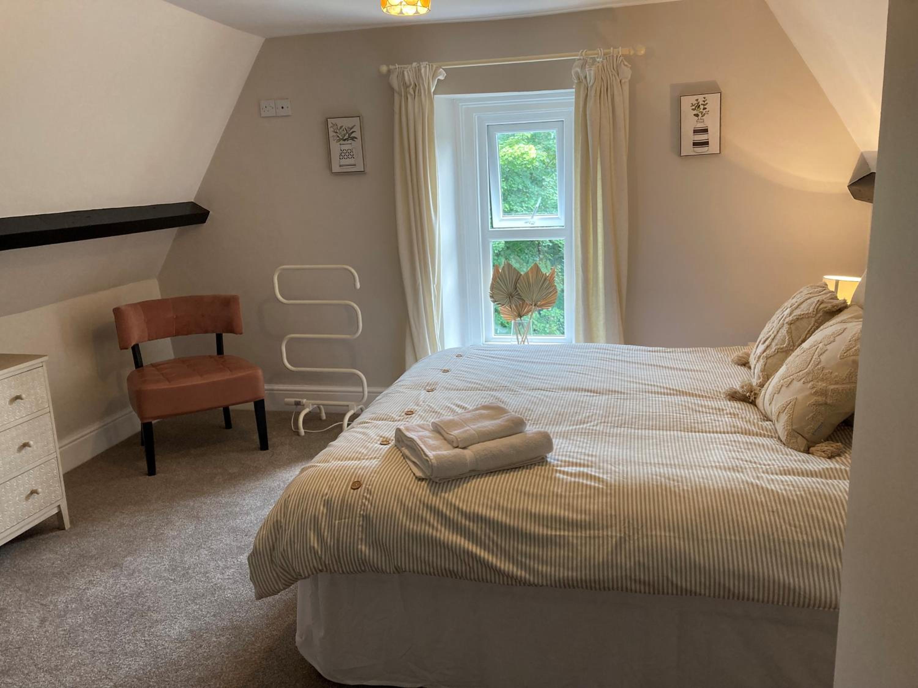 Queen Room with Garden View