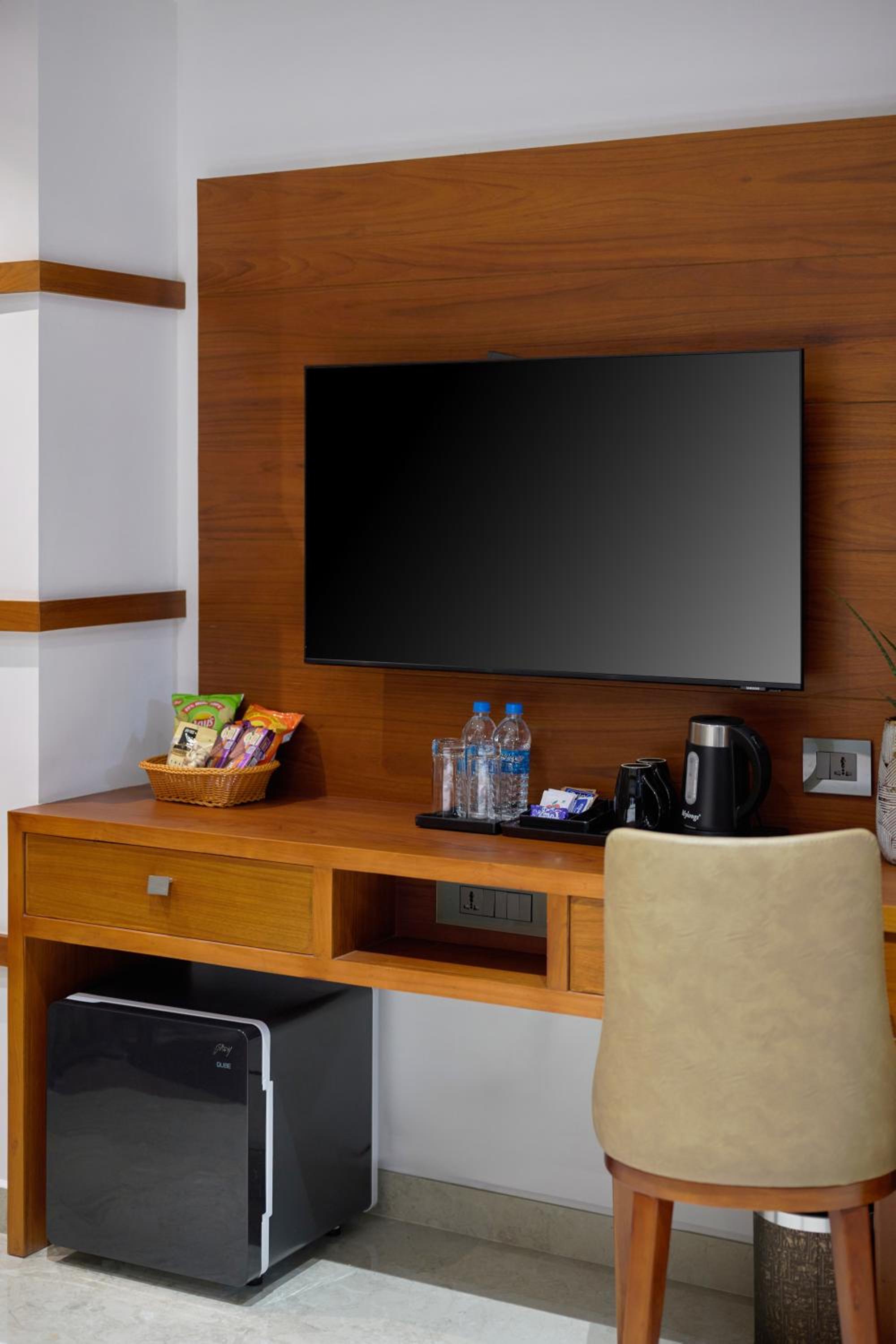 Suite - Photo 3