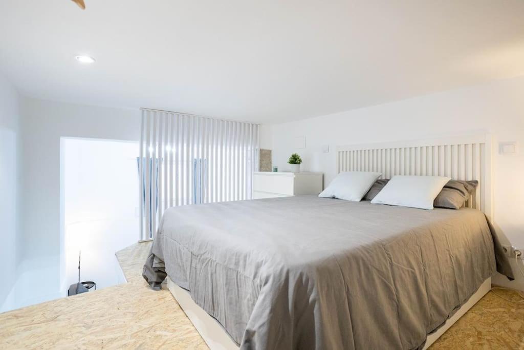 One-Bedroom Apartment photo 3