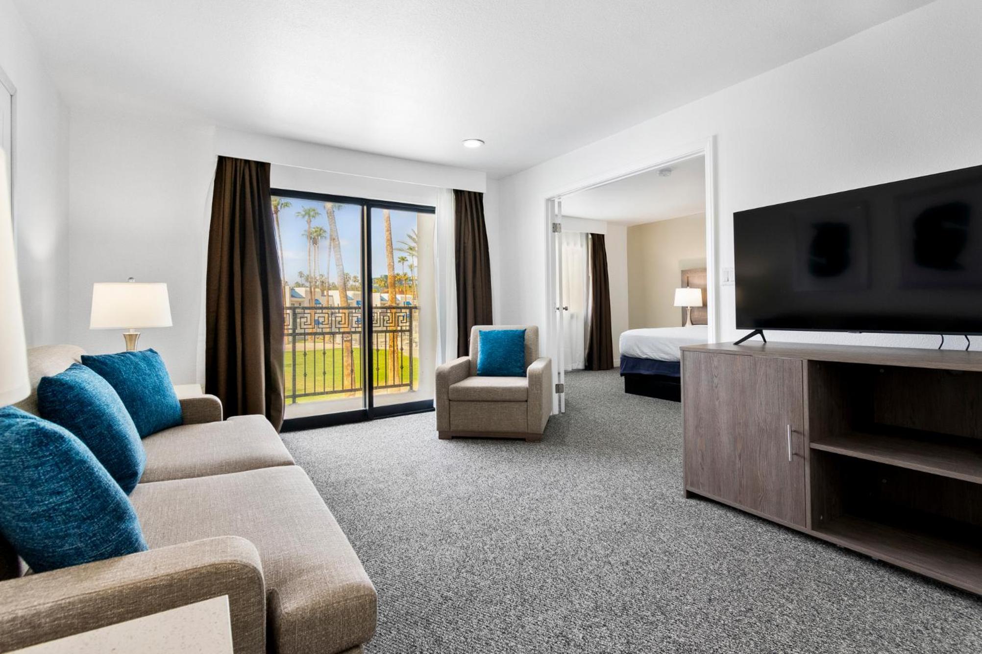 RKSV SUPERIOR KING SUITE WITH COURTYARD VIEW - Photo 6