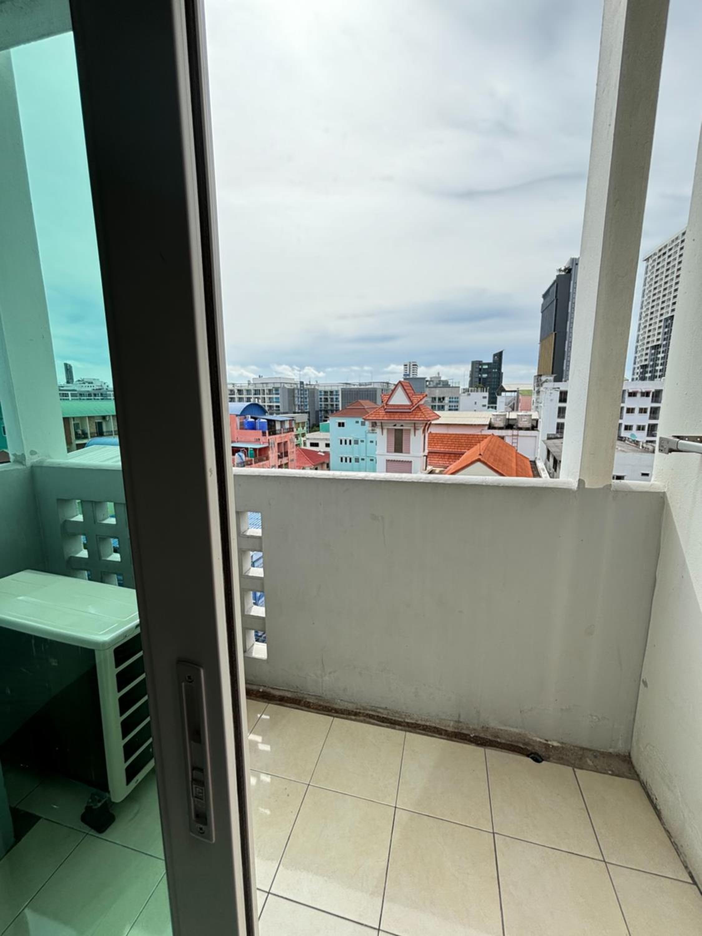 Standard Triple Room with Balcony - Photo 7