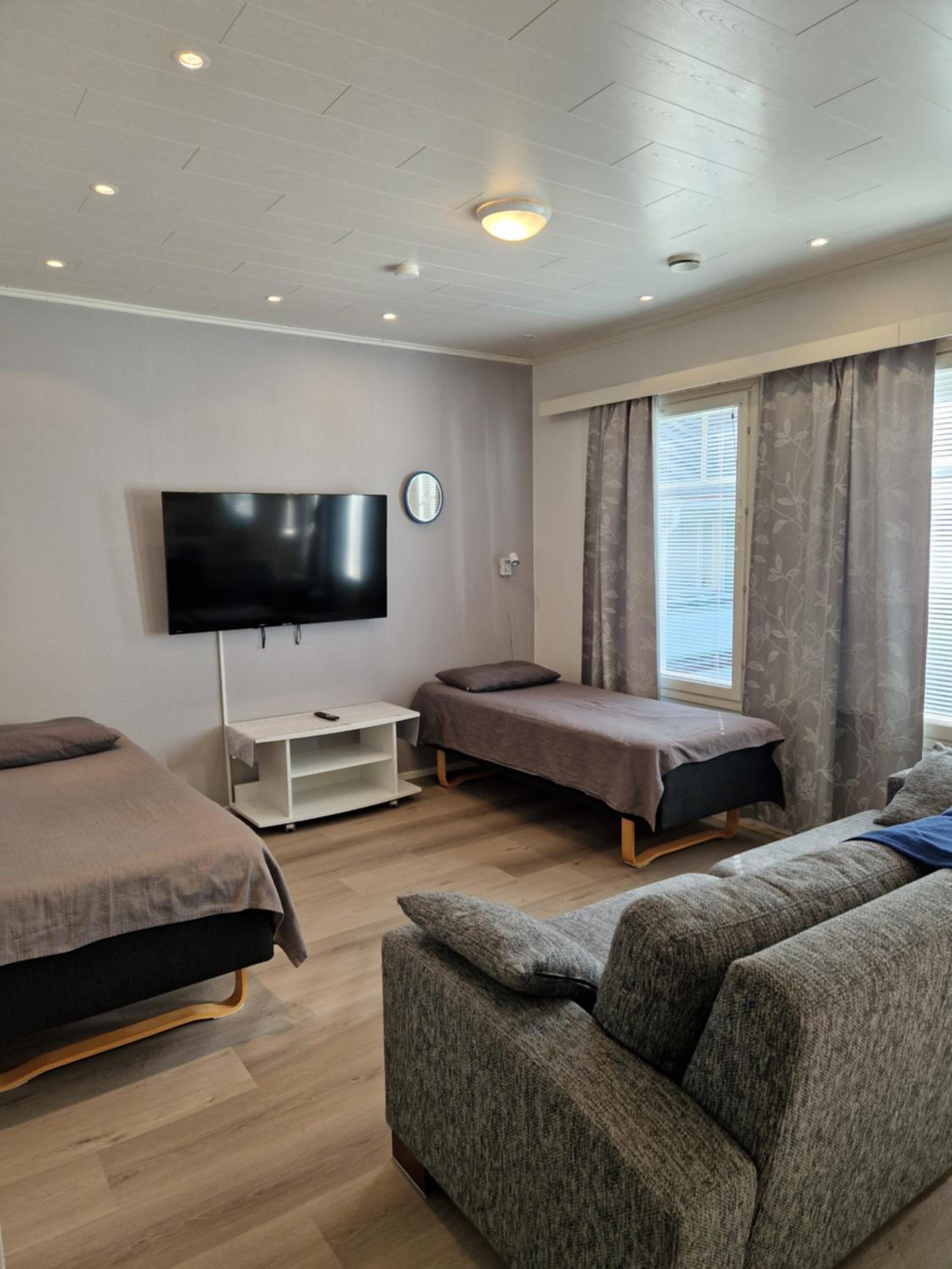 Two-Bedroom Apartment with Sauna - Photo 24
