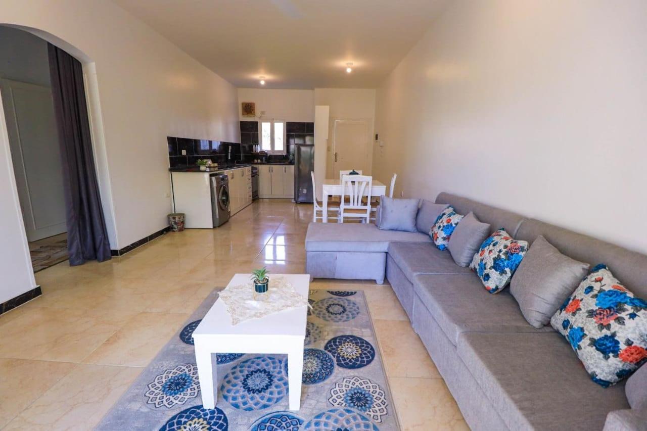 Apartment with Mountain View photo 1