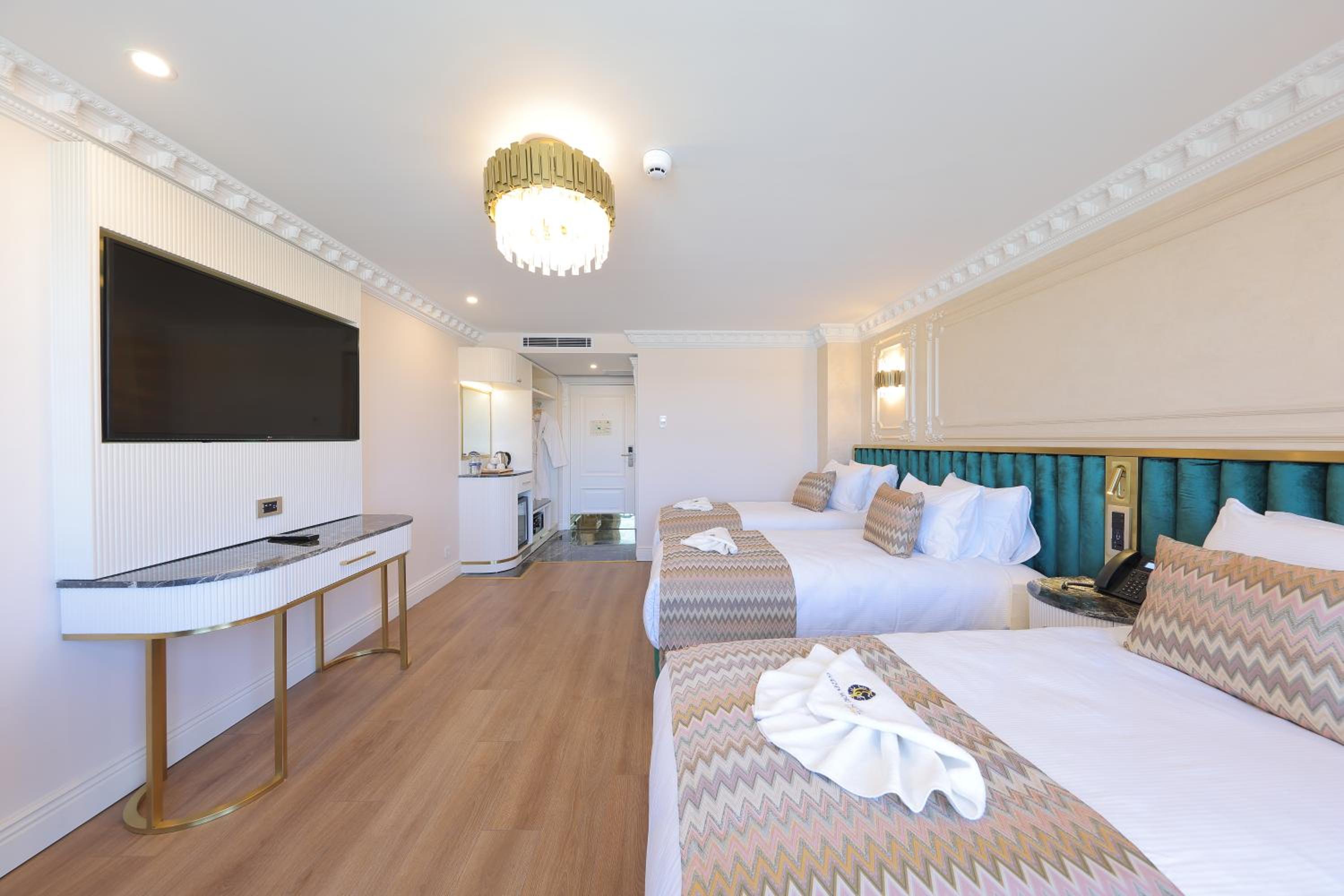 Superior Triple Room photo 1