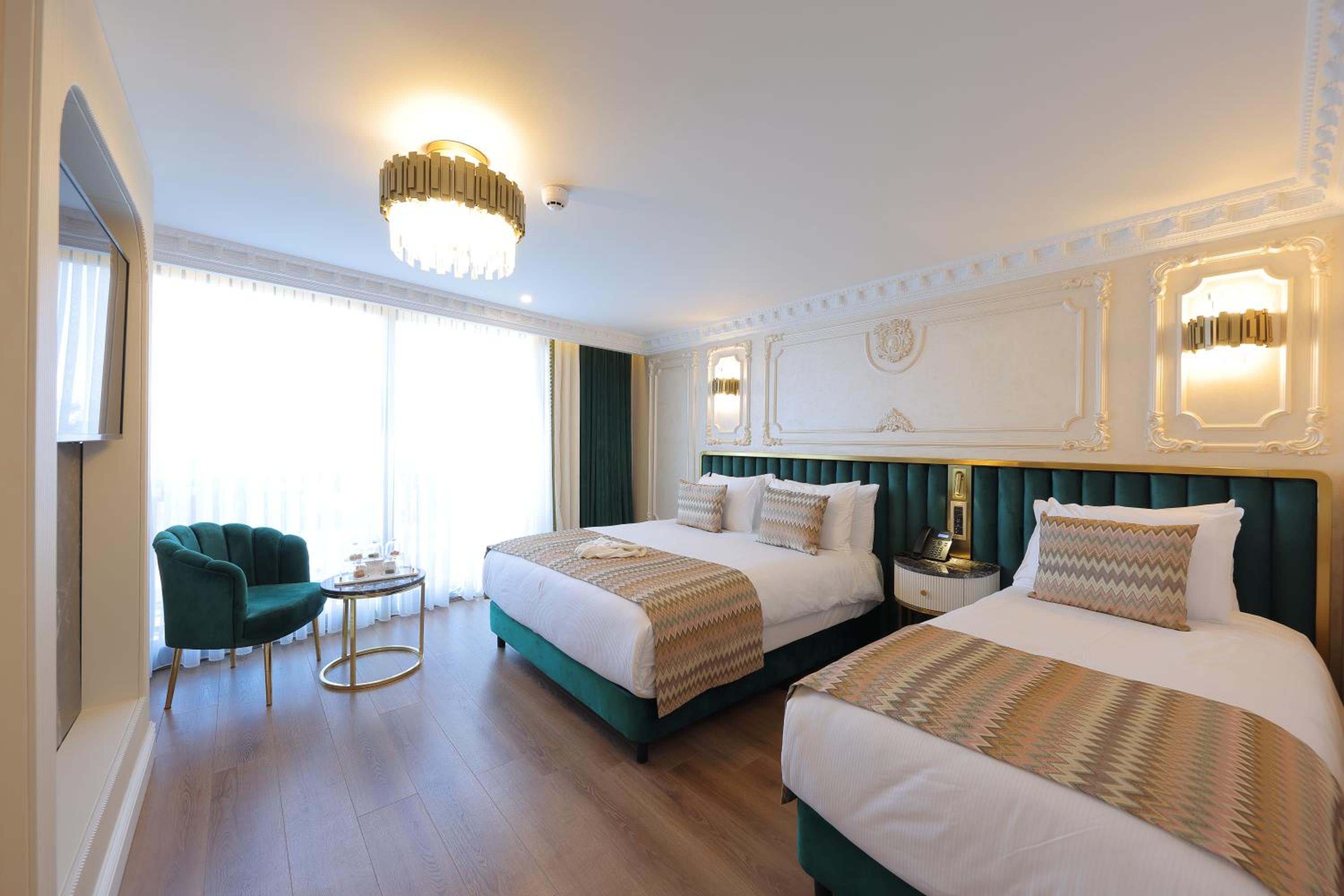 Superior Triple Room photo 3