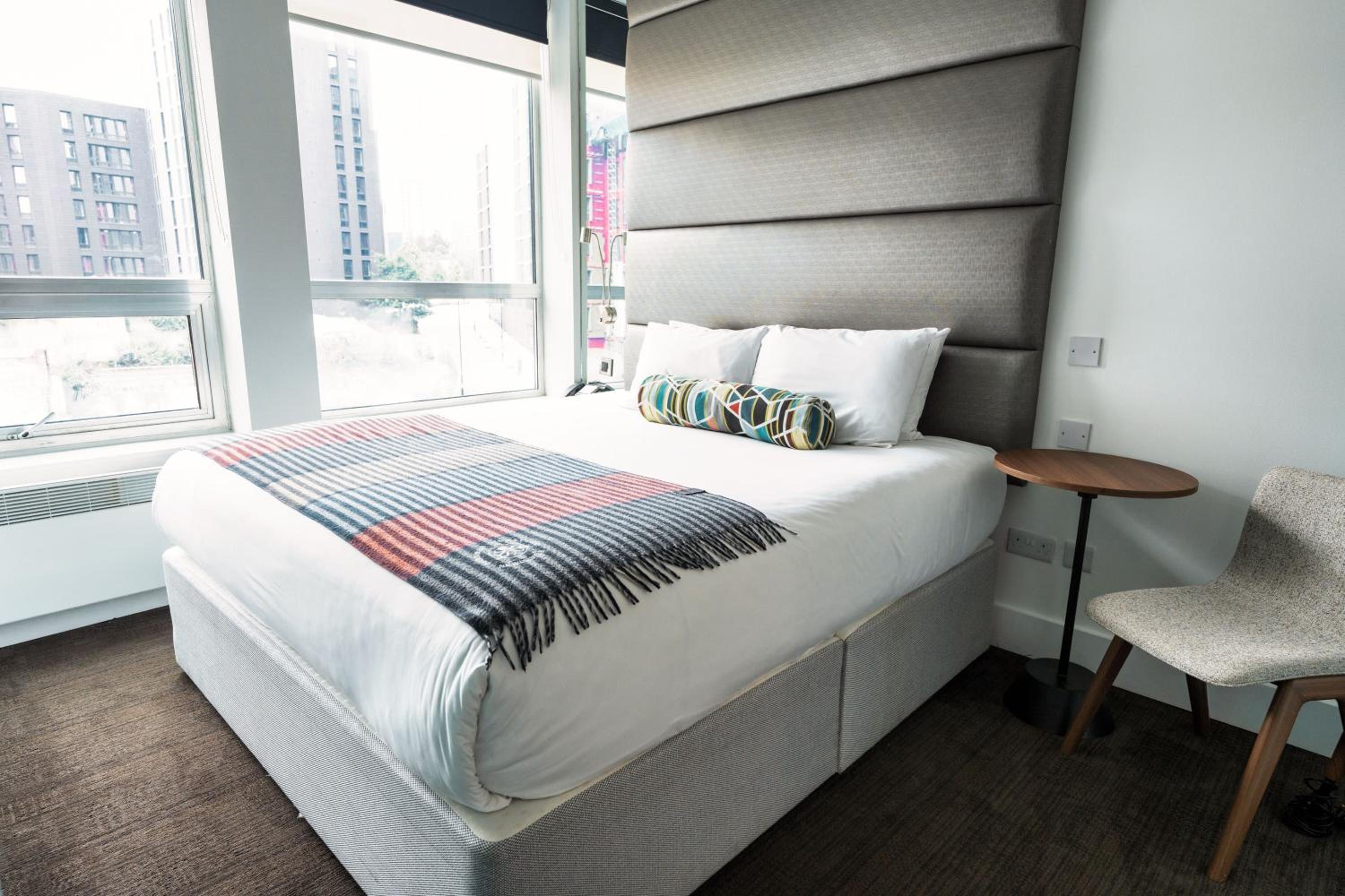 Junior Suite, 1 King Bed, Sofa Bed, Kitchenette - Photo 1