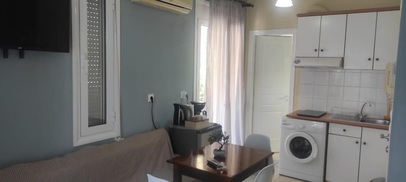One-Bedroom Apartment photo 2
