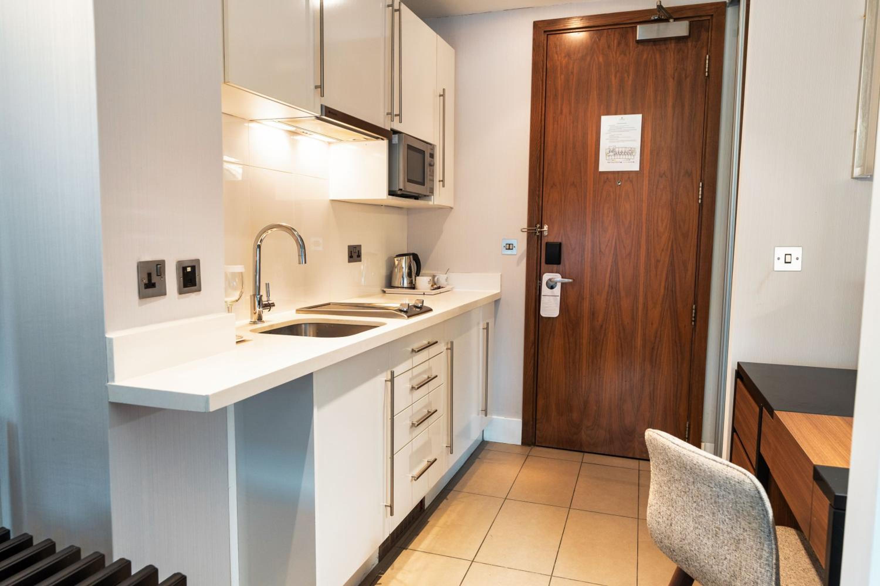 Family Suite, 1 King Bed, Bunk Beds, Kitchenette - Photo 4