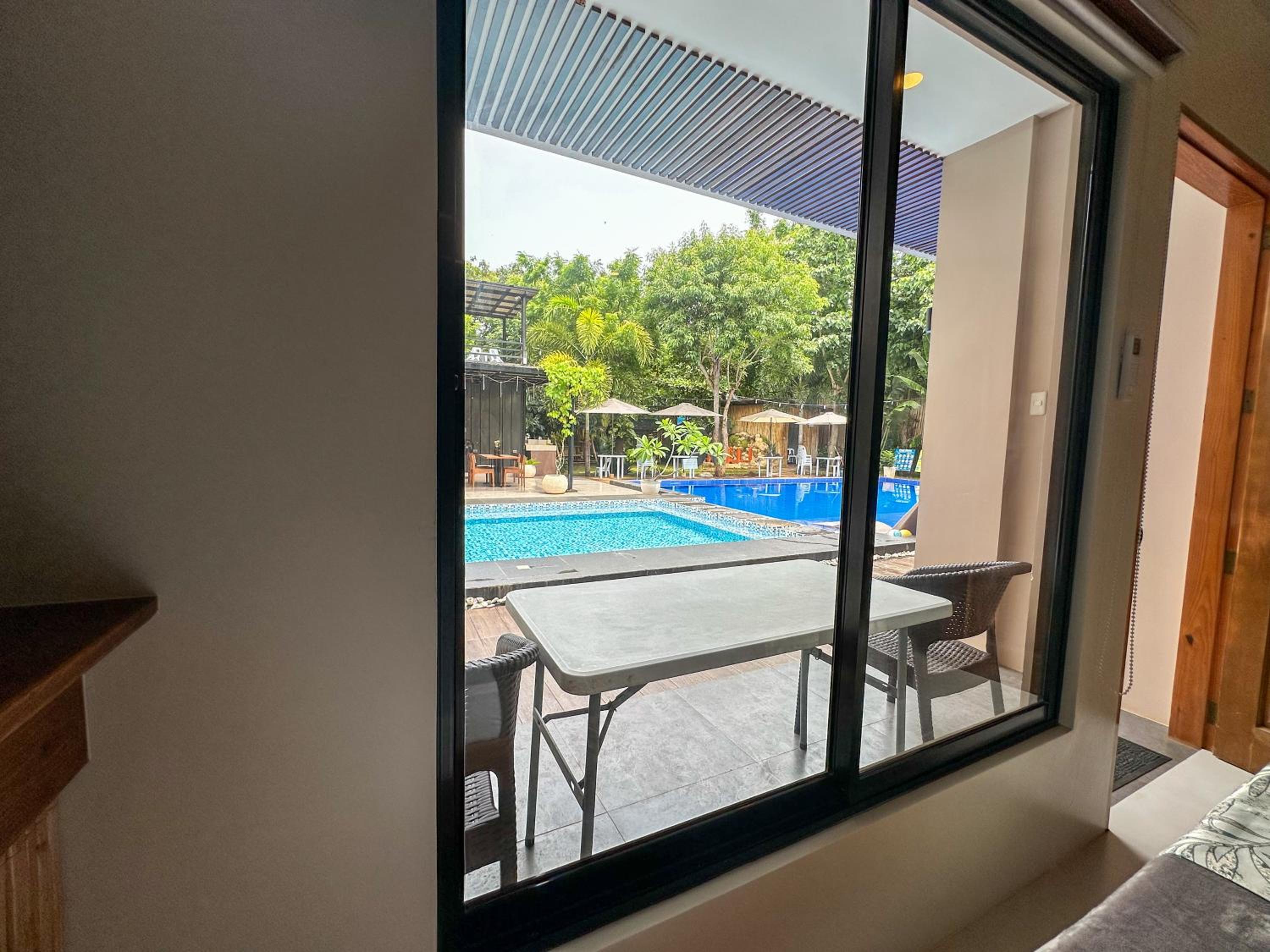 Triple Room with Pool View - Photo 27