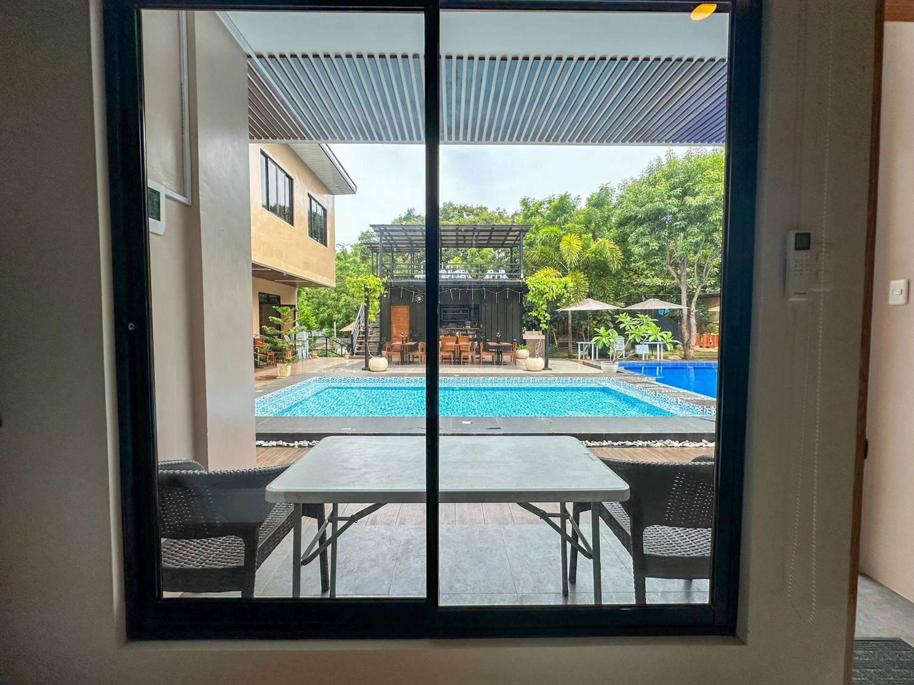 Triple Room with Pool View - Photo 25