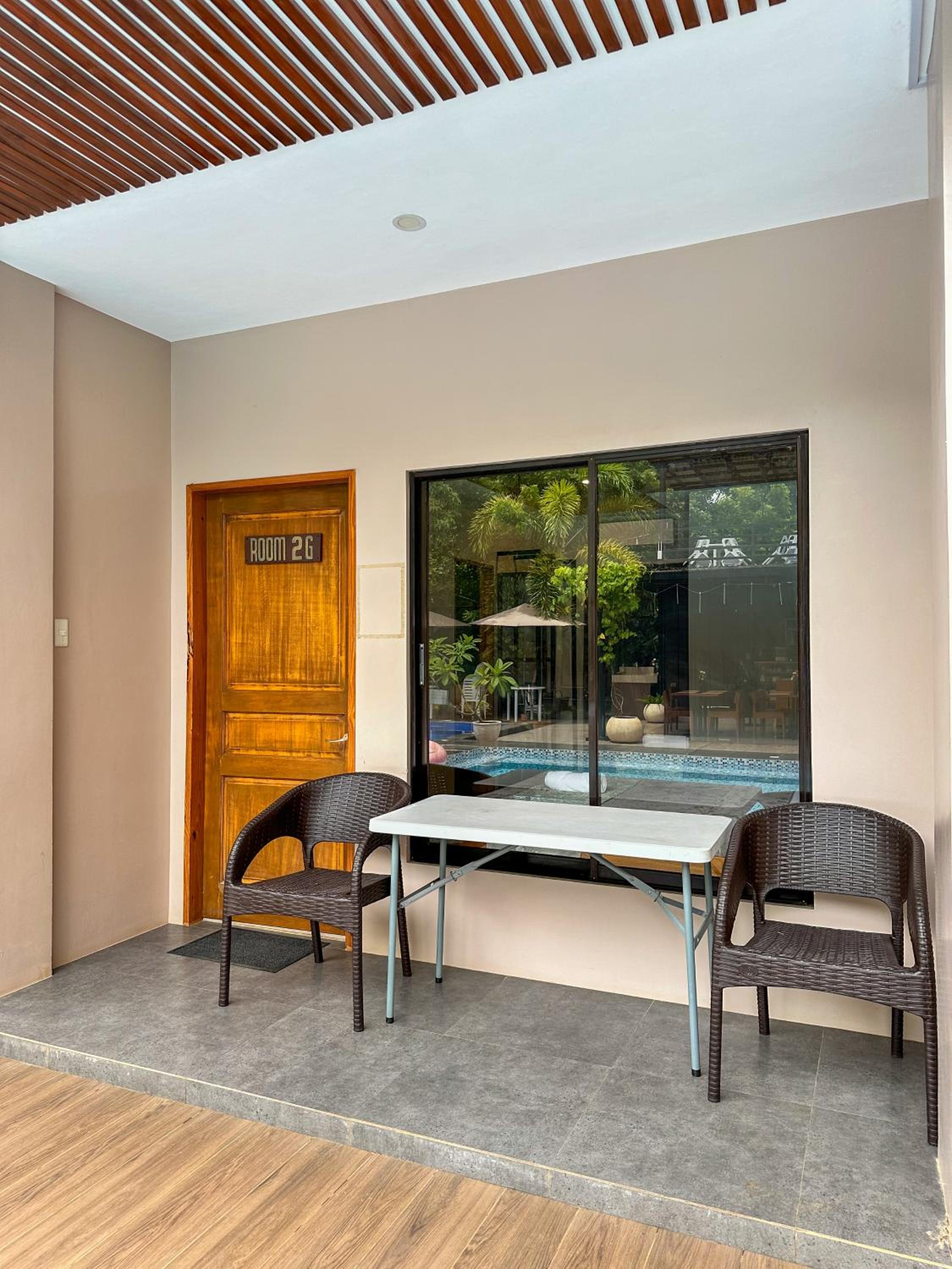 Triple Room with Pool View - Photo 8