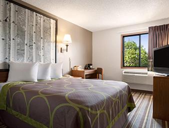 Deluxe Queen Room - Non-Smoking - Photo 1
