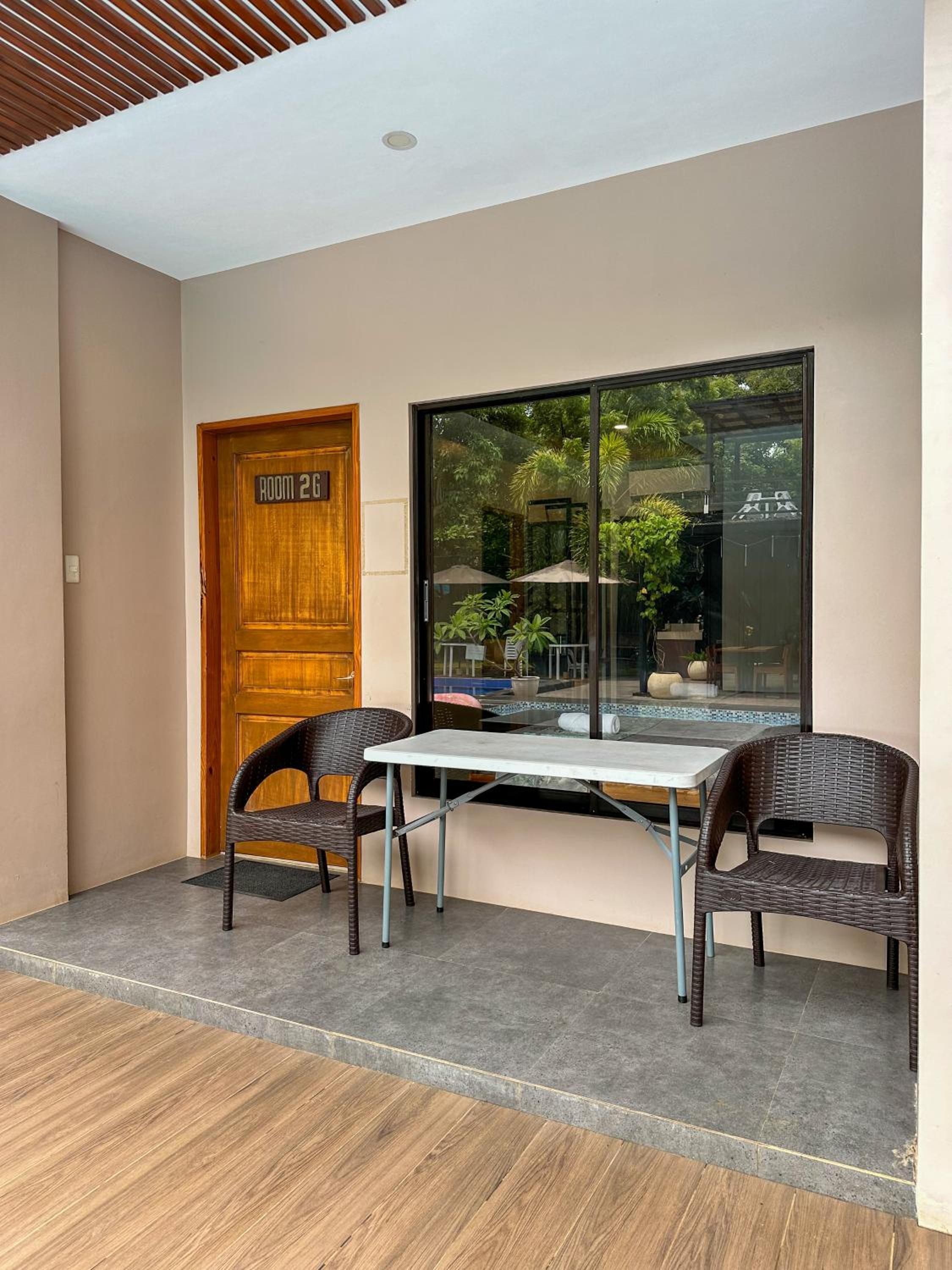 Triple Room with Pool View - Photo 5