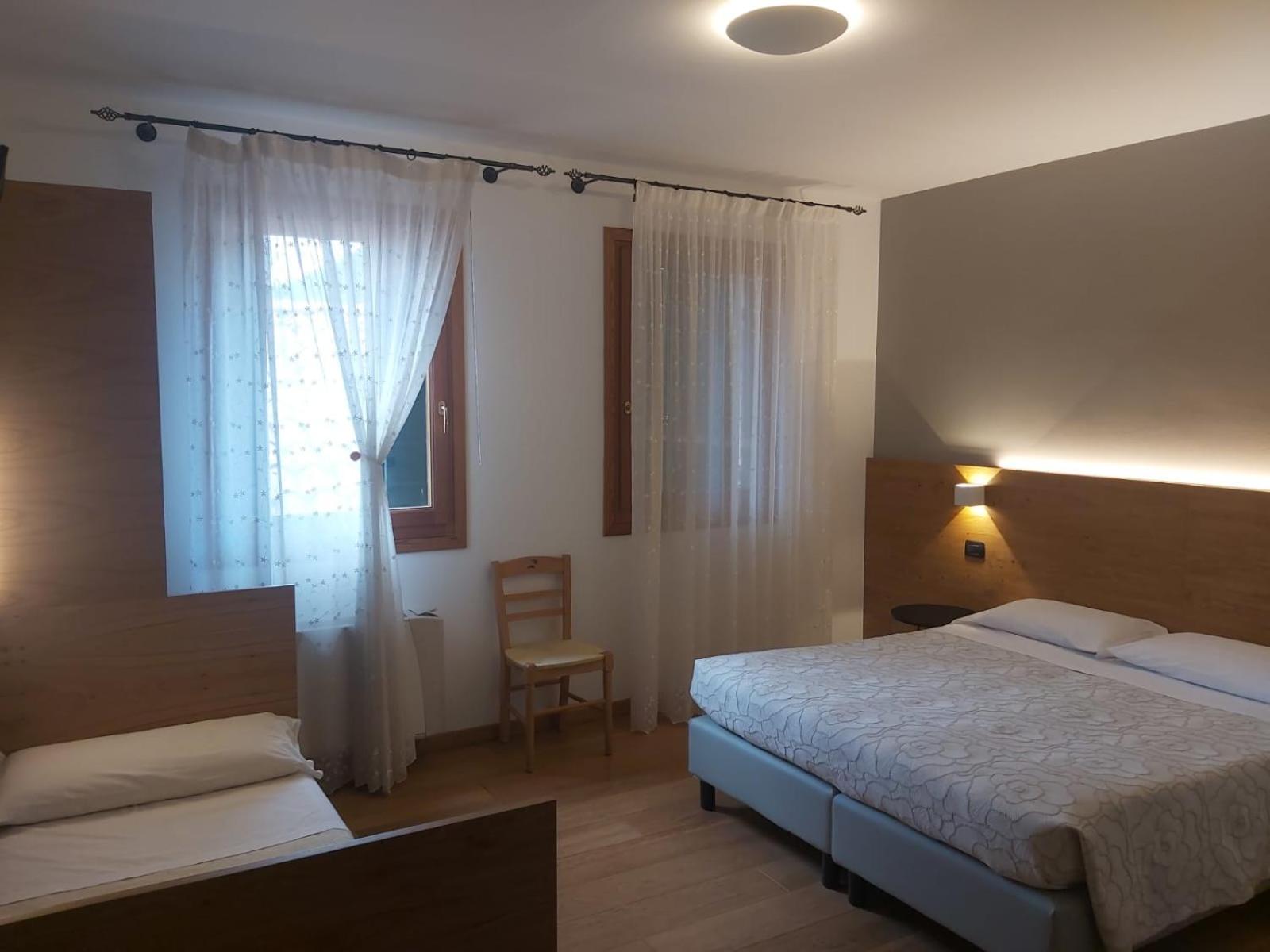 Double Room - Photo 8