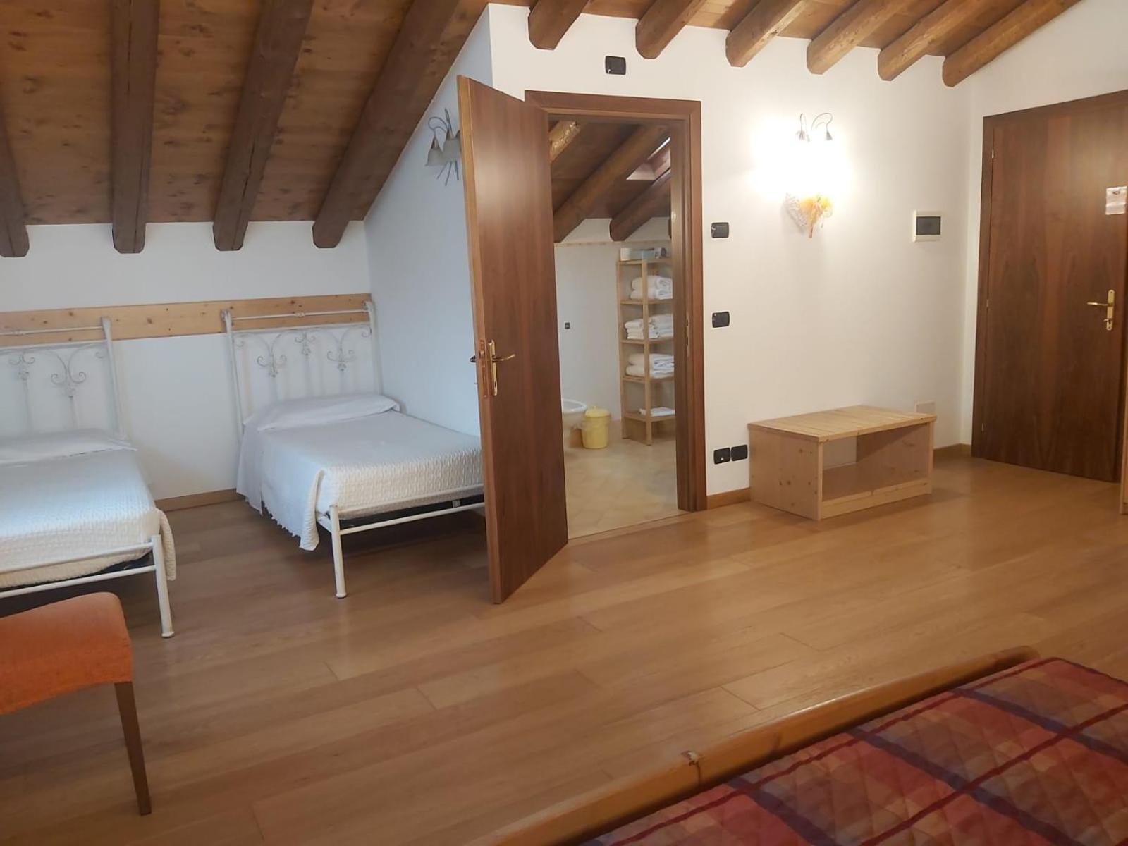 Quadruple Room - Photo 1