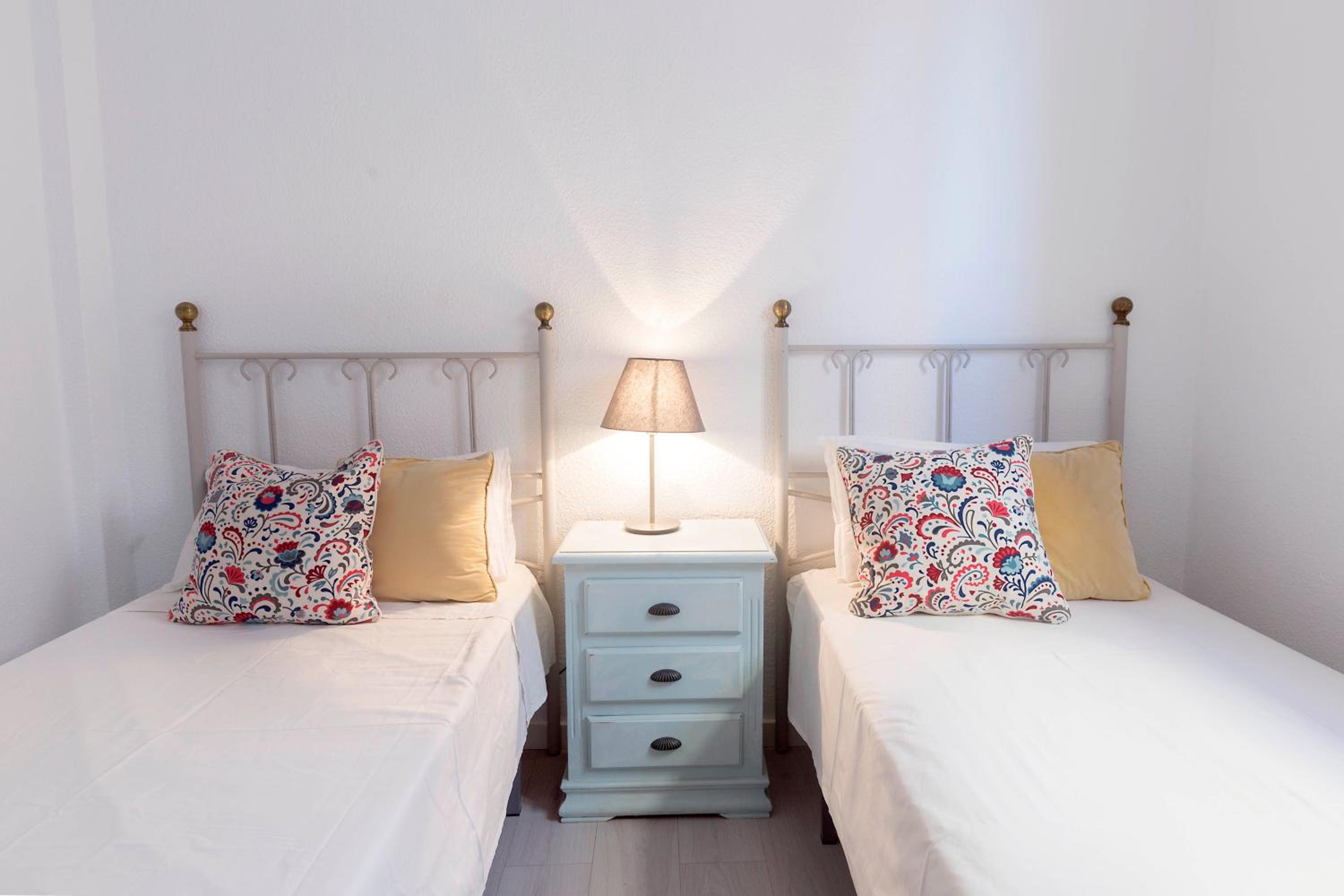 Apartamento de Dos Habitaciones con Terraza