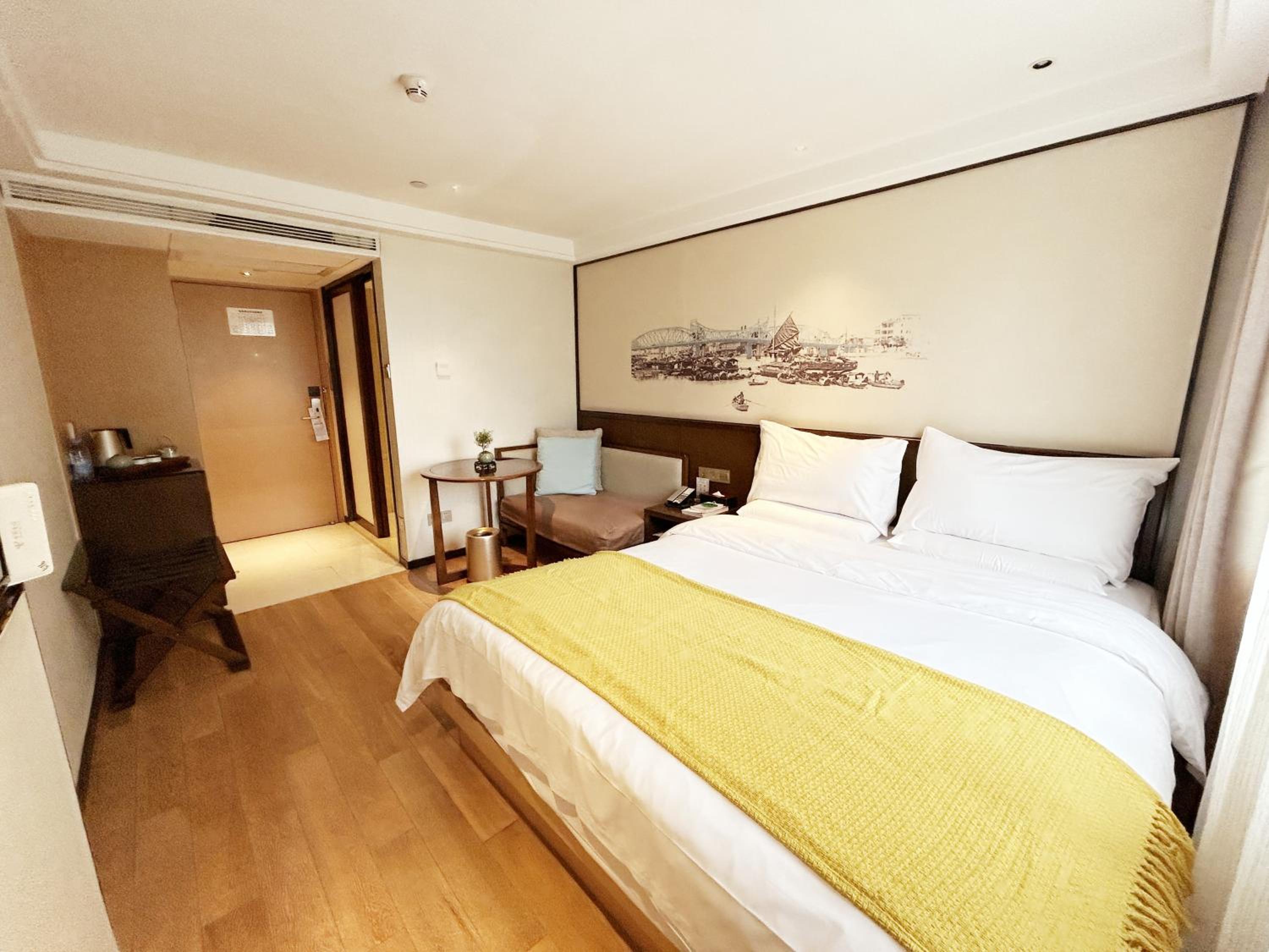 Deluxe Queen Room photo 1