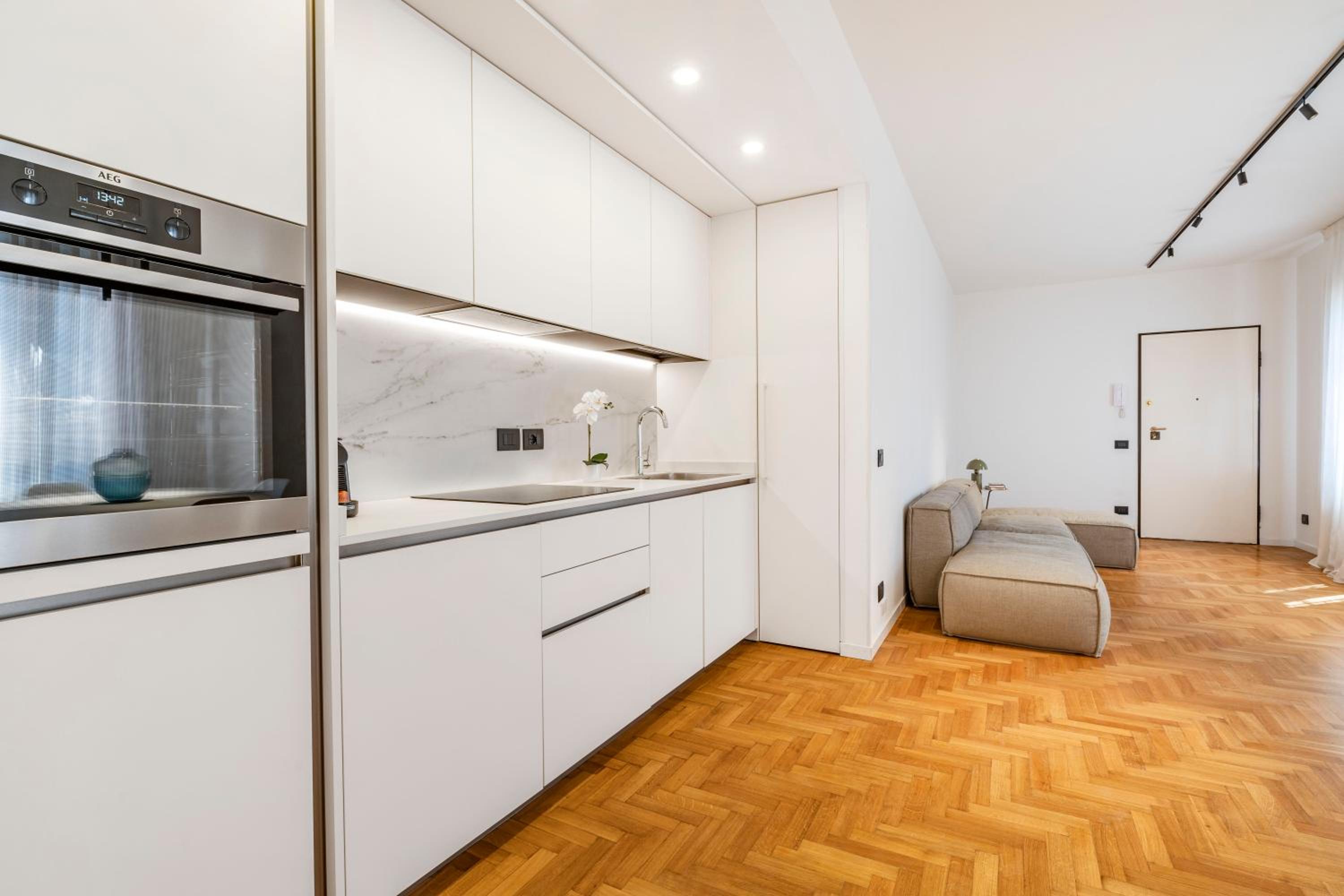 One-Bedroom Apartment - Ground Floor photo 2