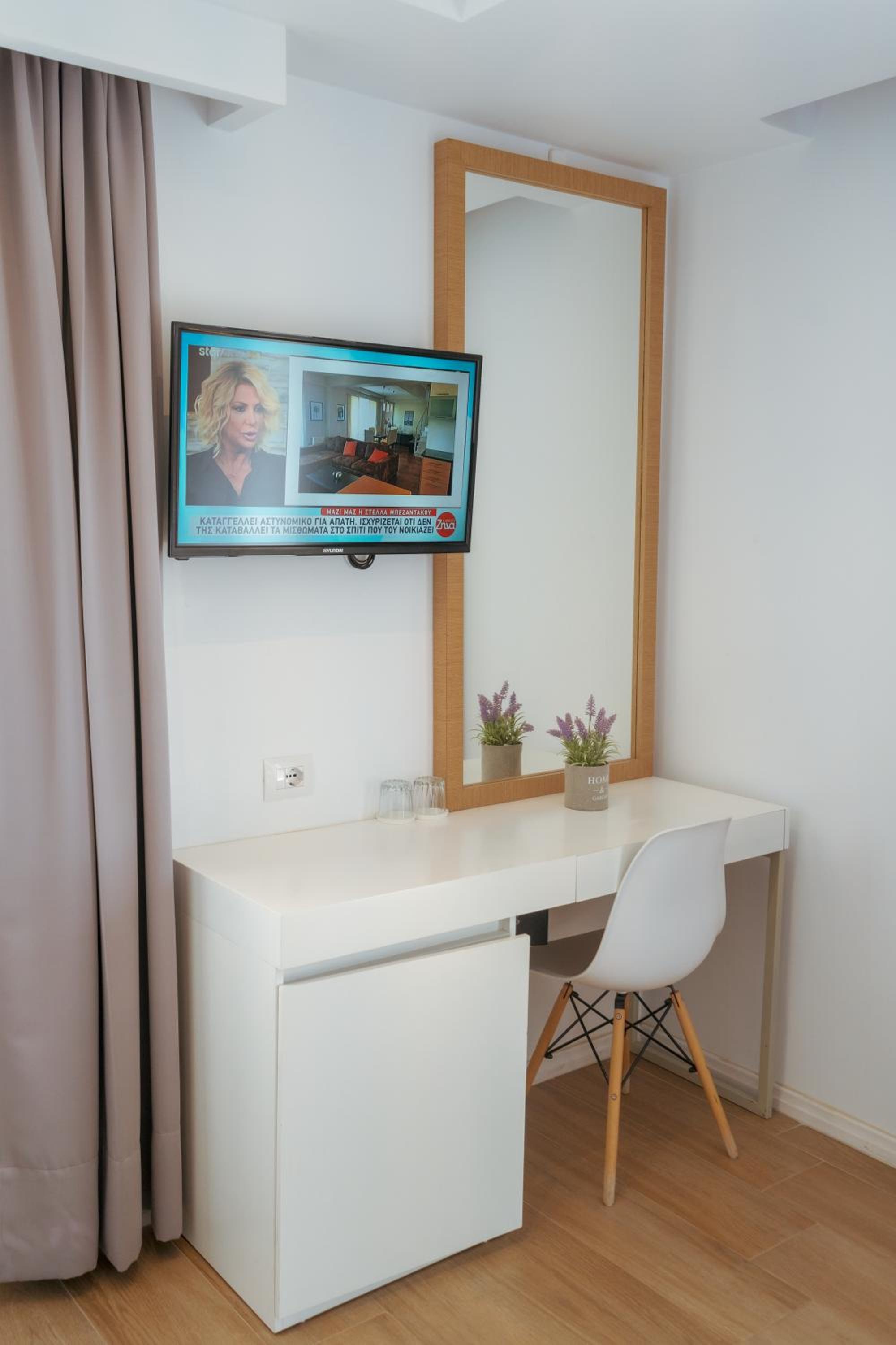 Triple Room with Sea Side View photo 3
