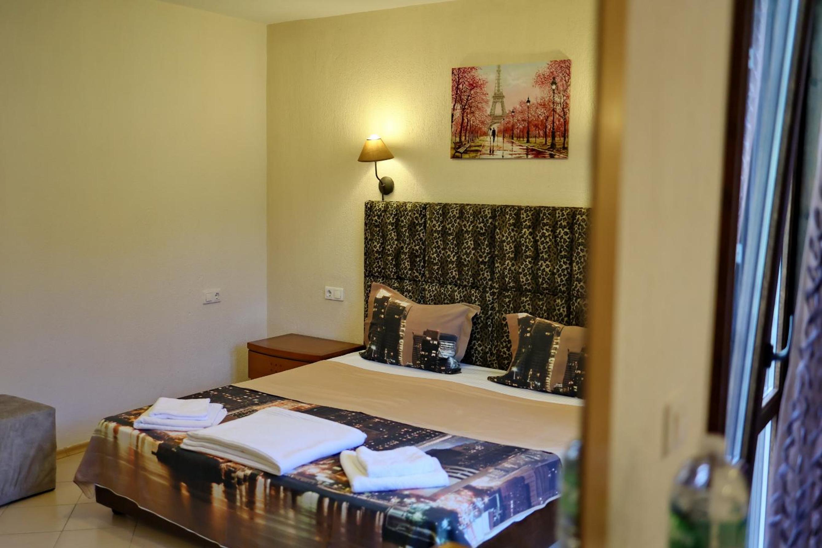 Double Room - Photo 24