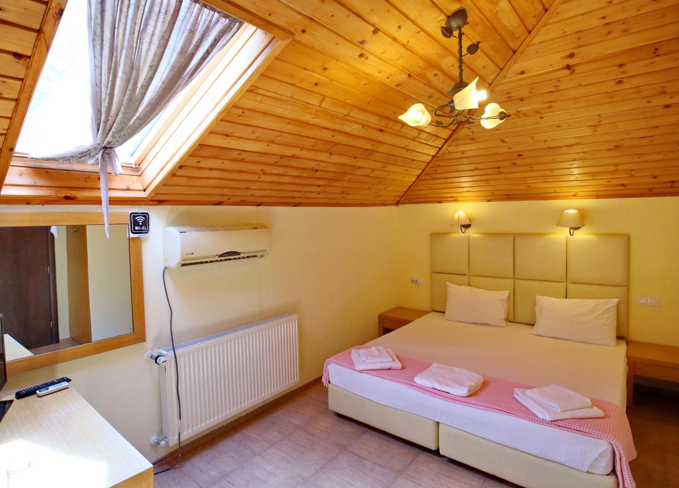Double Room - Photo 9