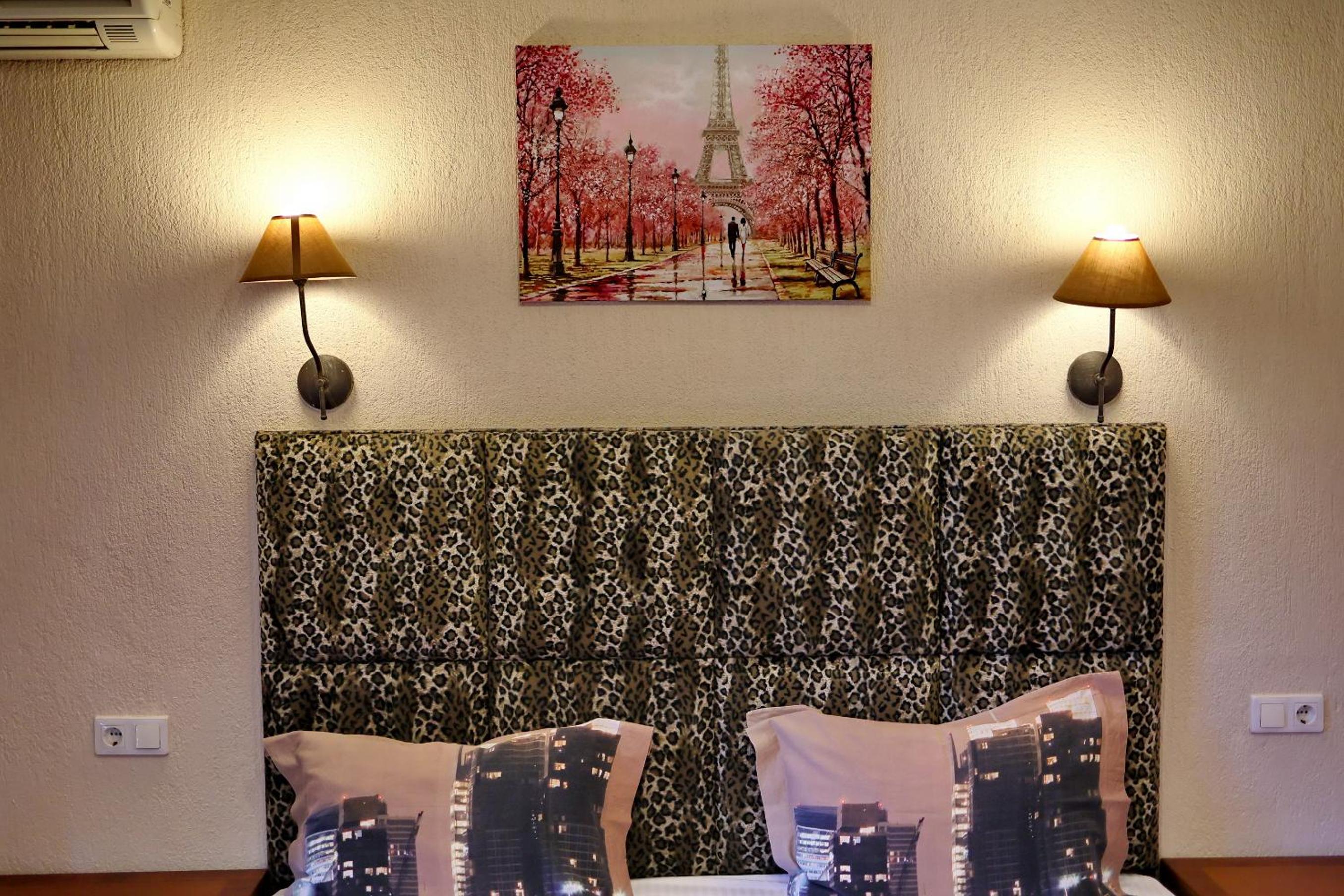 Double Room - Photo 25