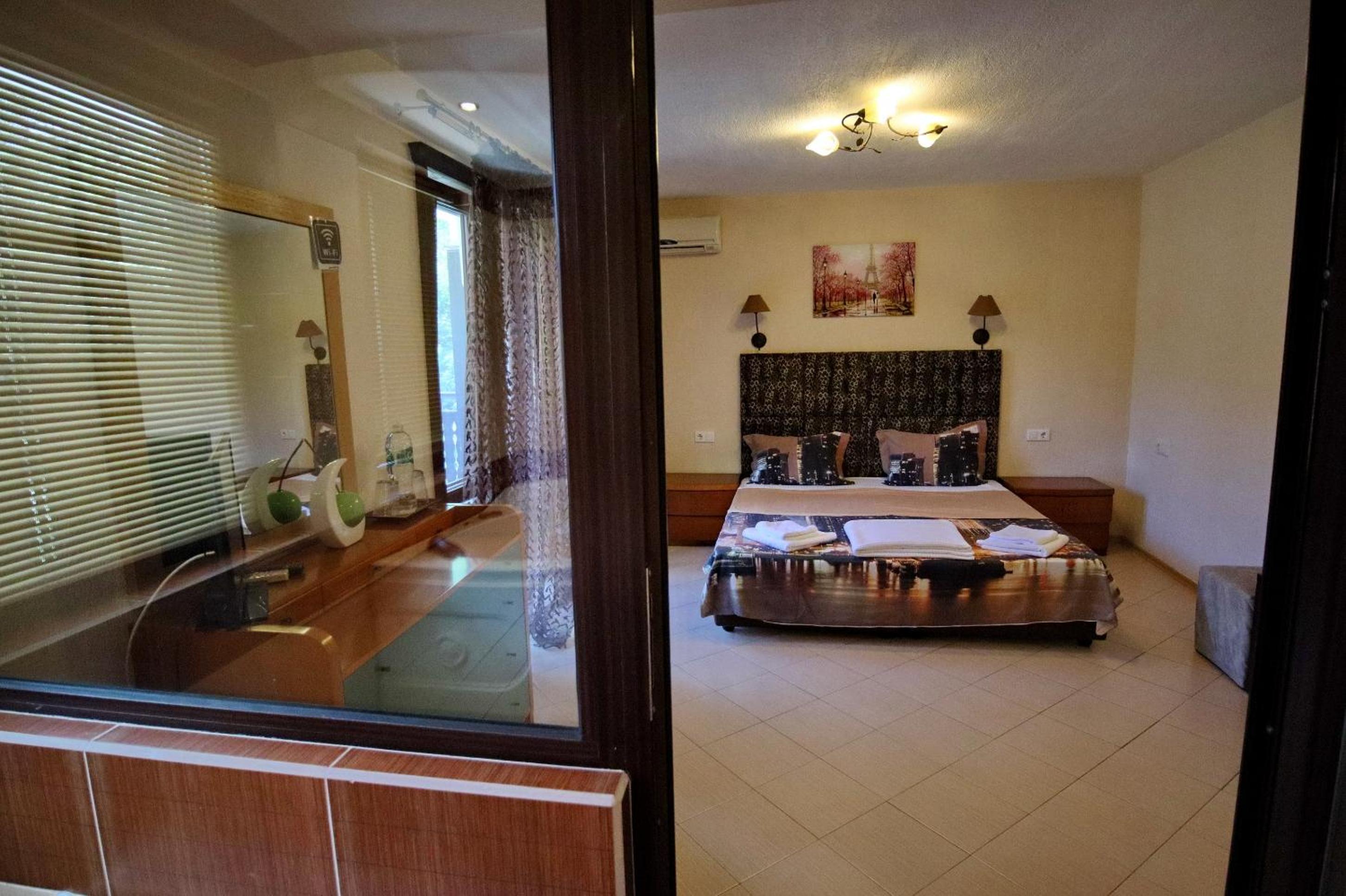 Double Room - Photo 27