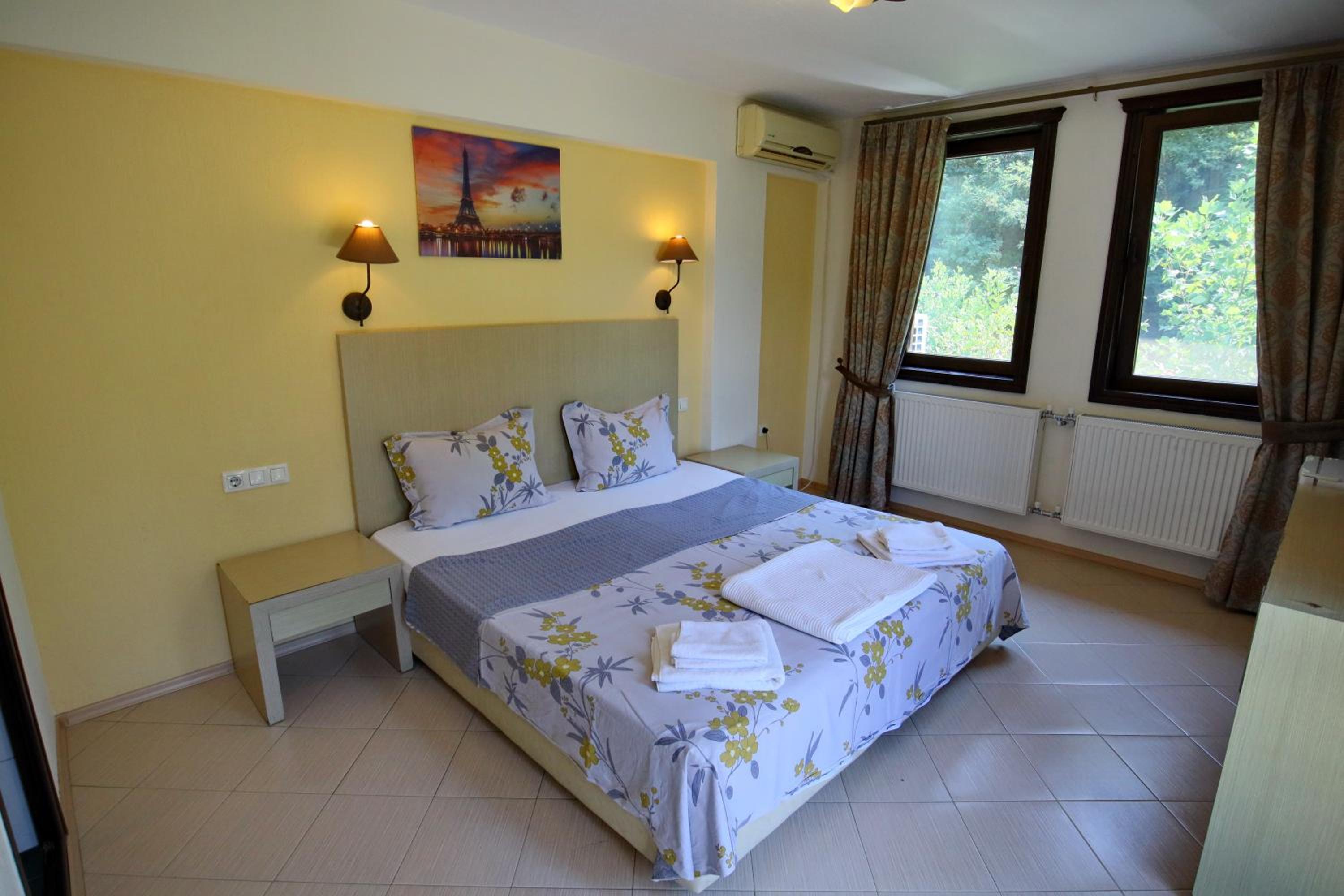 Double Room - Photo 18
