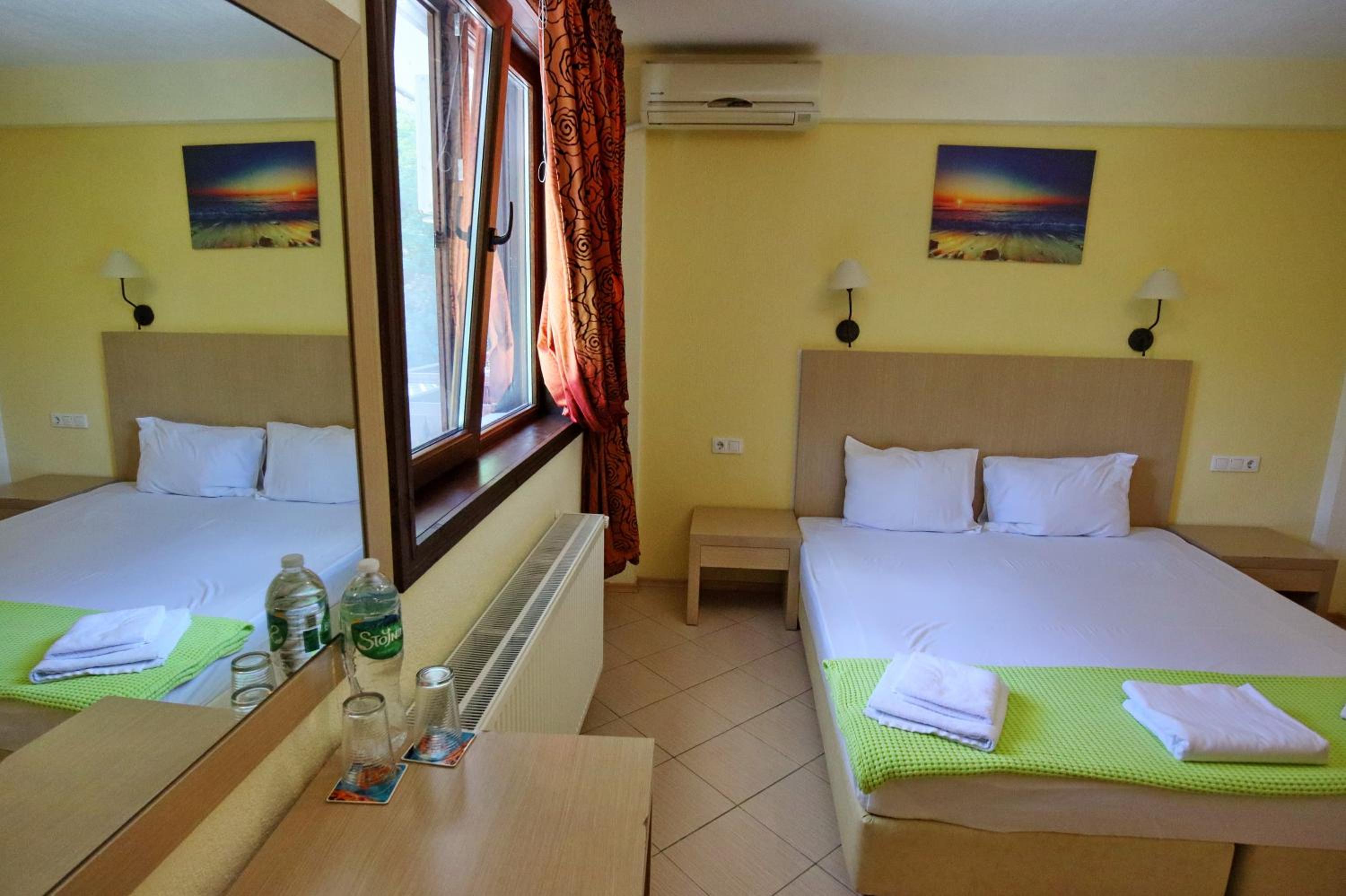 Double Room - Photo 17
