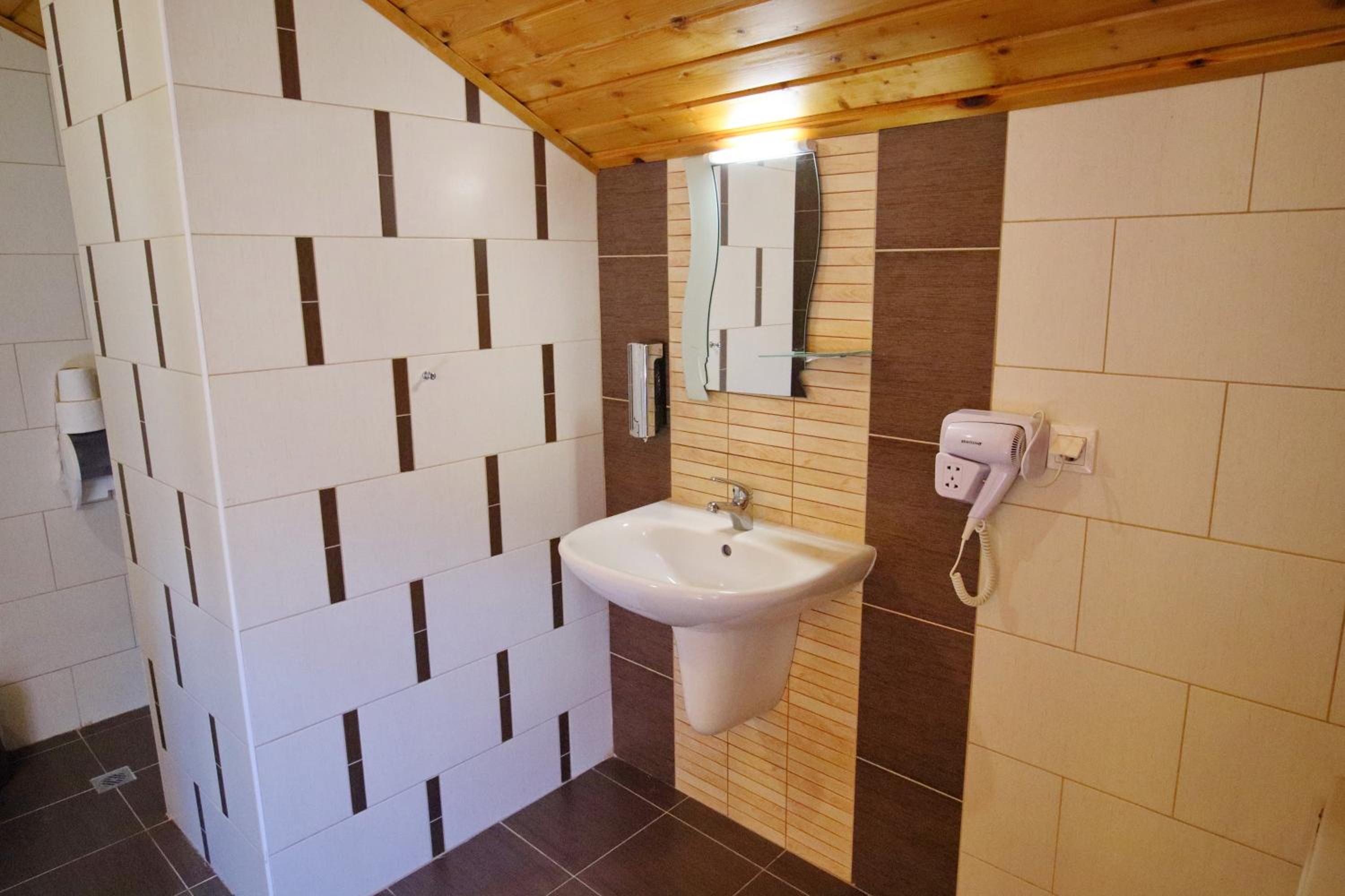Double Room - Photo 30