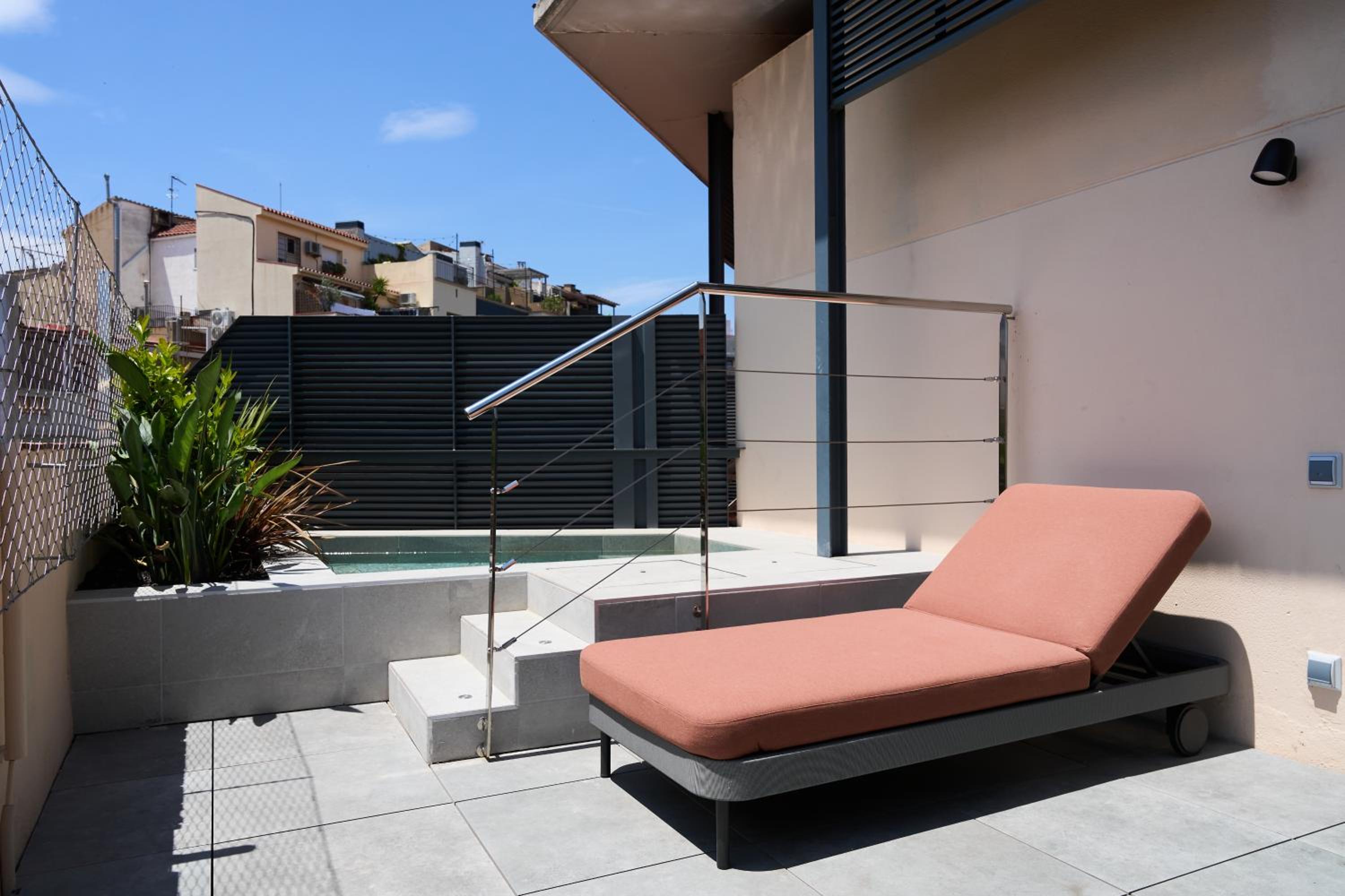 Deluxe Double Room with Plunge Pool thumbnail 6