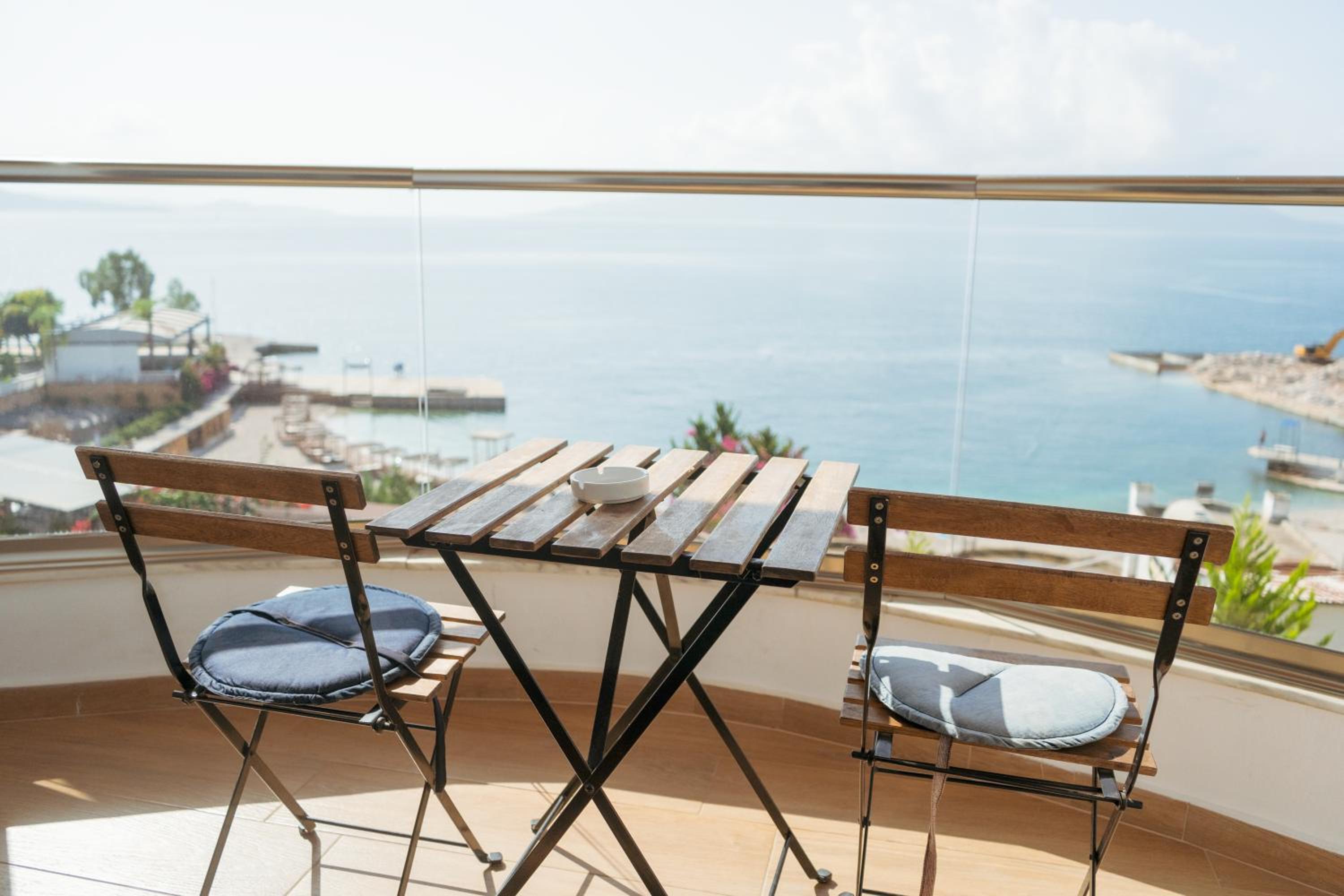 Double or Twin Room with Sea View
