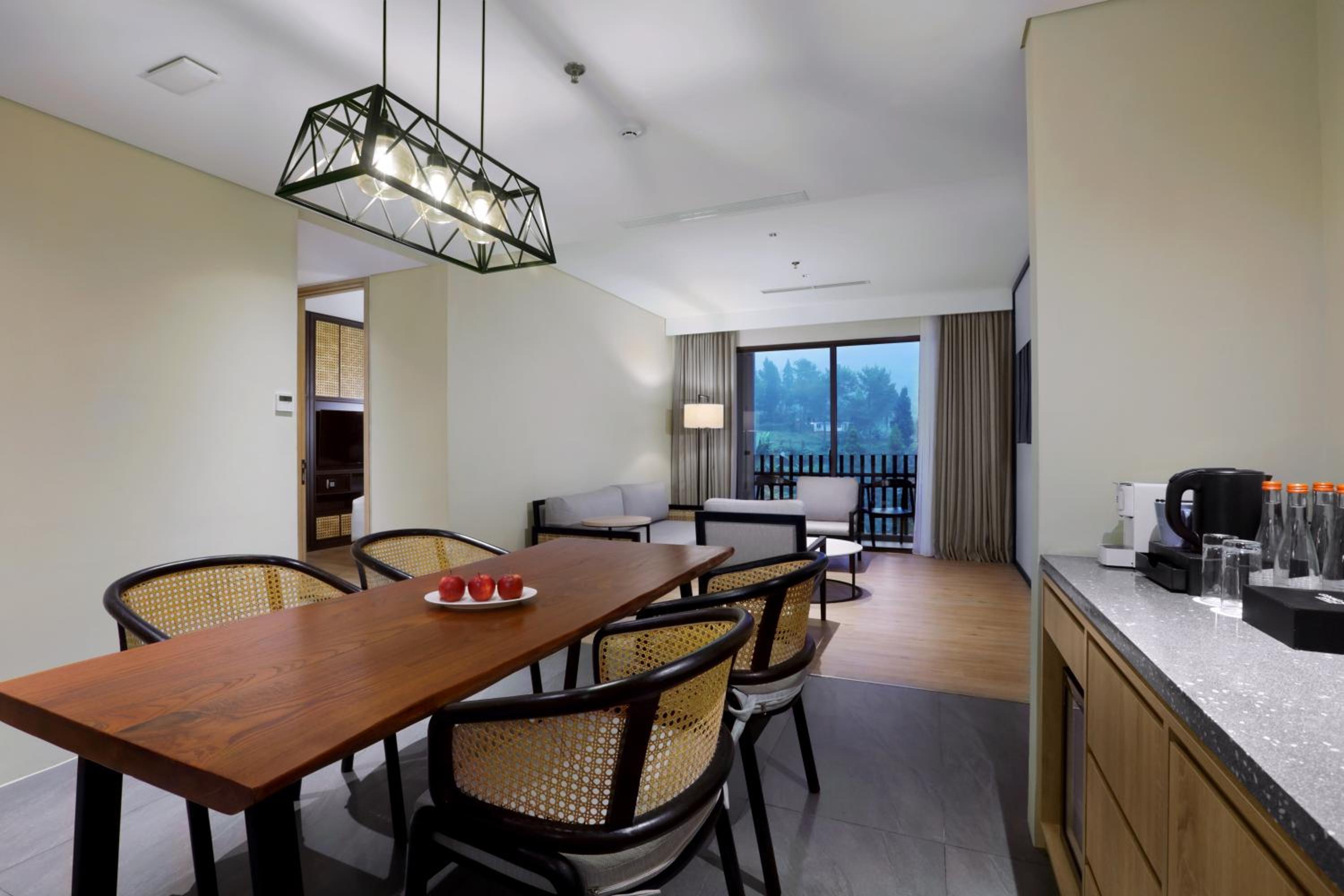 Executive Suite Mountain View - Photo 3