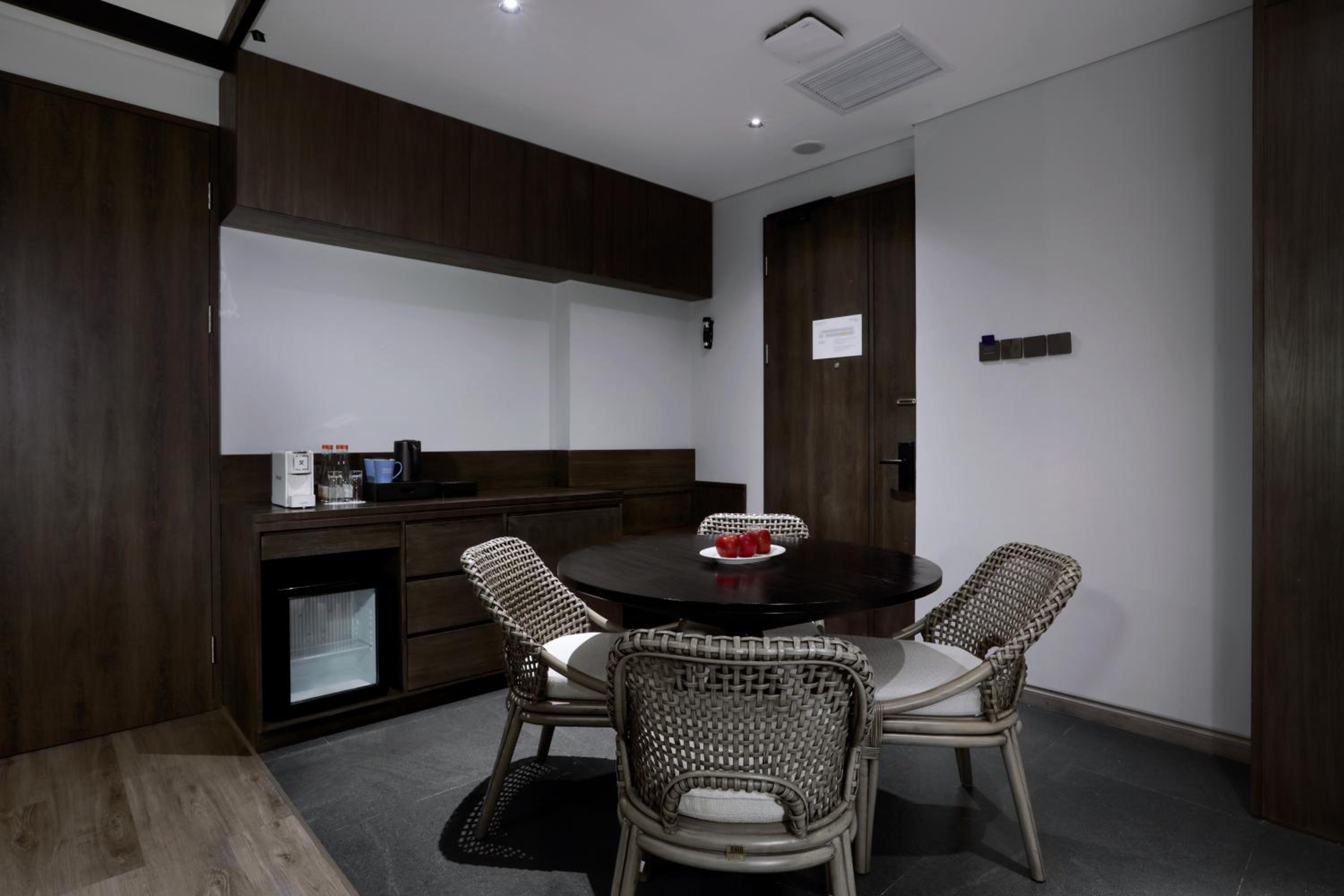 Junior Suite Pool and Mountain View - Photo 2